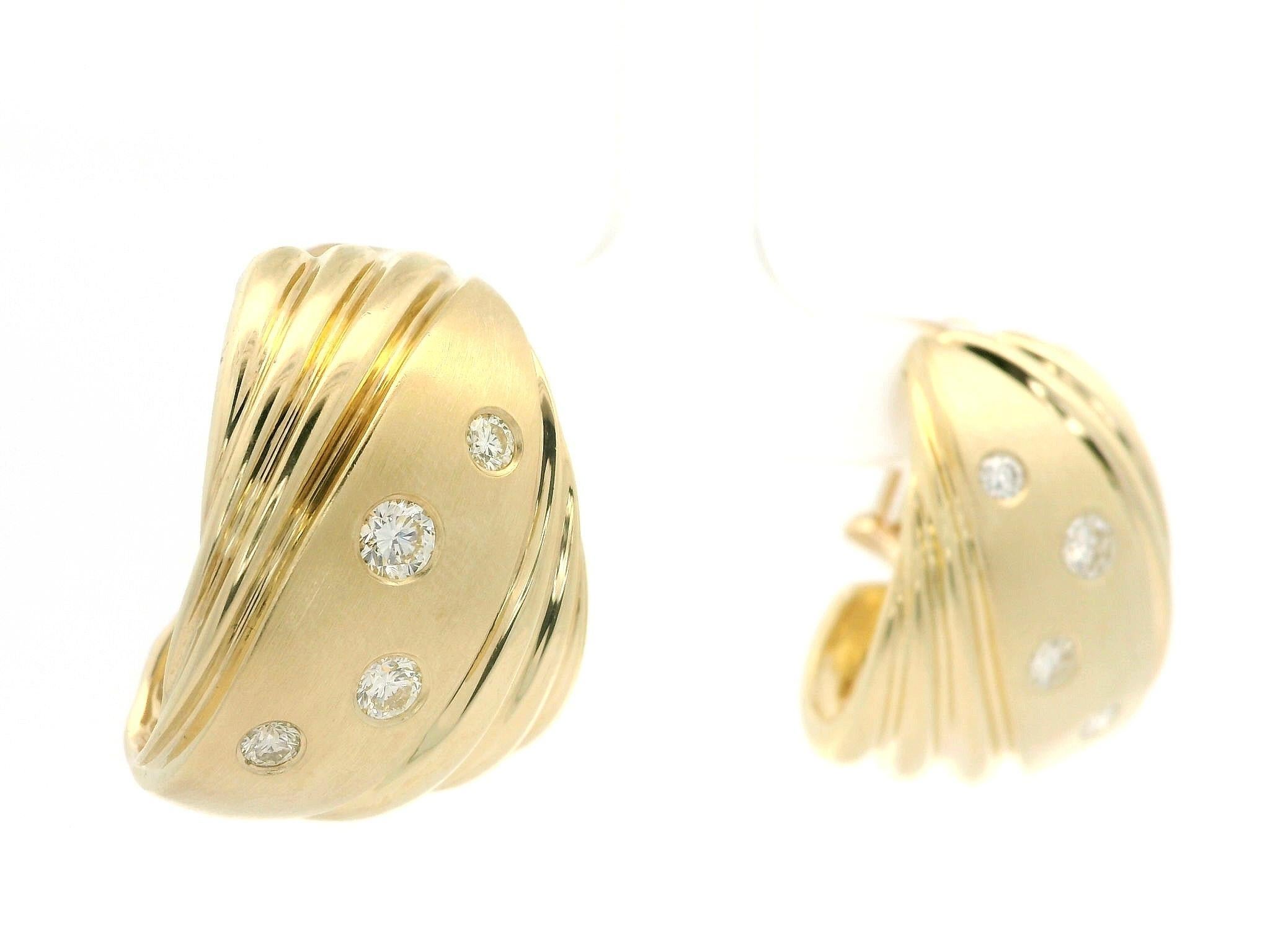 Boucles d'oreilles Omega en or jaune 14k 0.54ctw Diamond Dual Finish Wide Cuff en vente 3