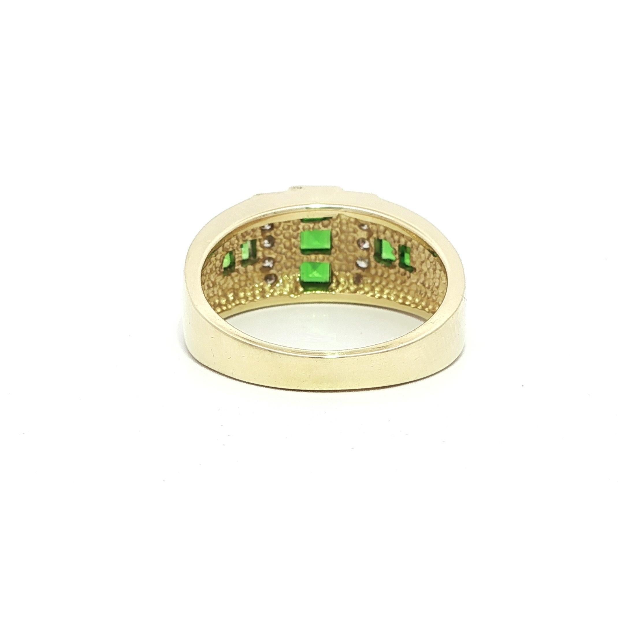 Anello a fascia geometrica in oro giallo 14k con tsavorite e diamante da 0,54 carati e larghezza 9,8 mm in vendita 9