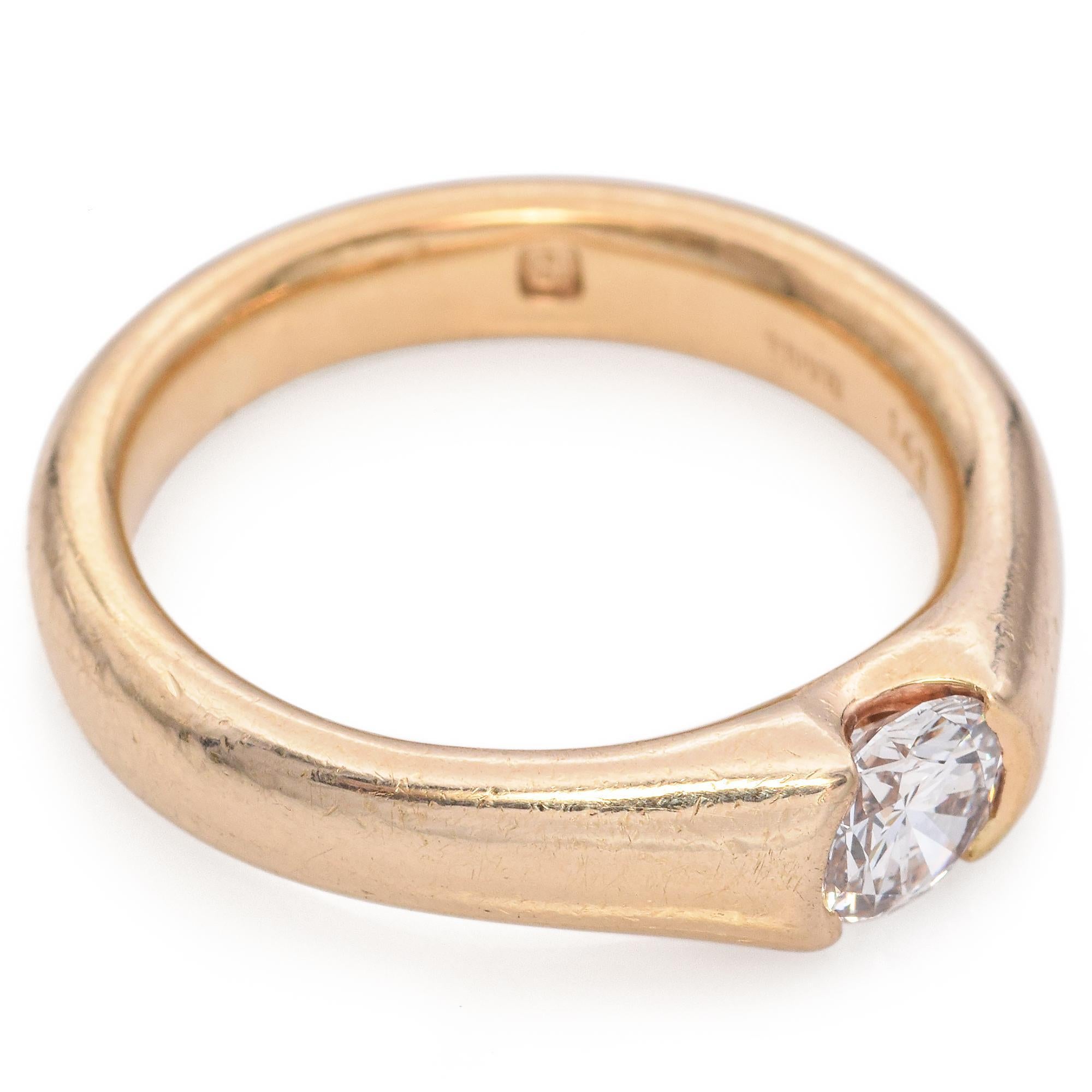 Taille ronde Or jaune 14 carats 0,56 carat Bague de fiançailles solitaire à demi- lunette de diamants en vente
