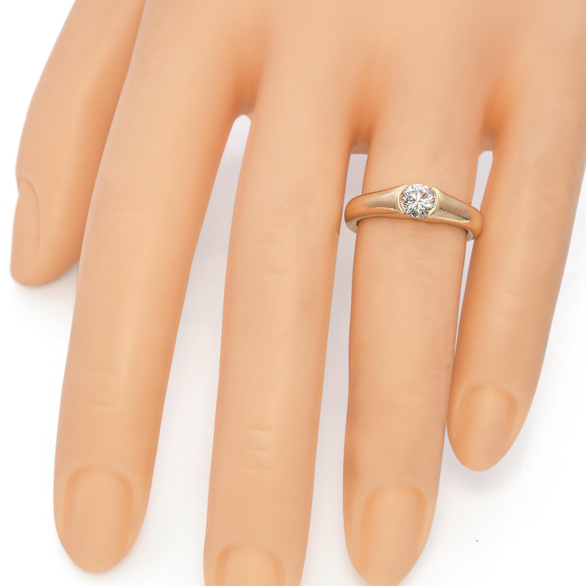 Or jaune 14 carats 0,56 carat Bague de fiançailles solitaire à demi- lunette de diamants en vente 2