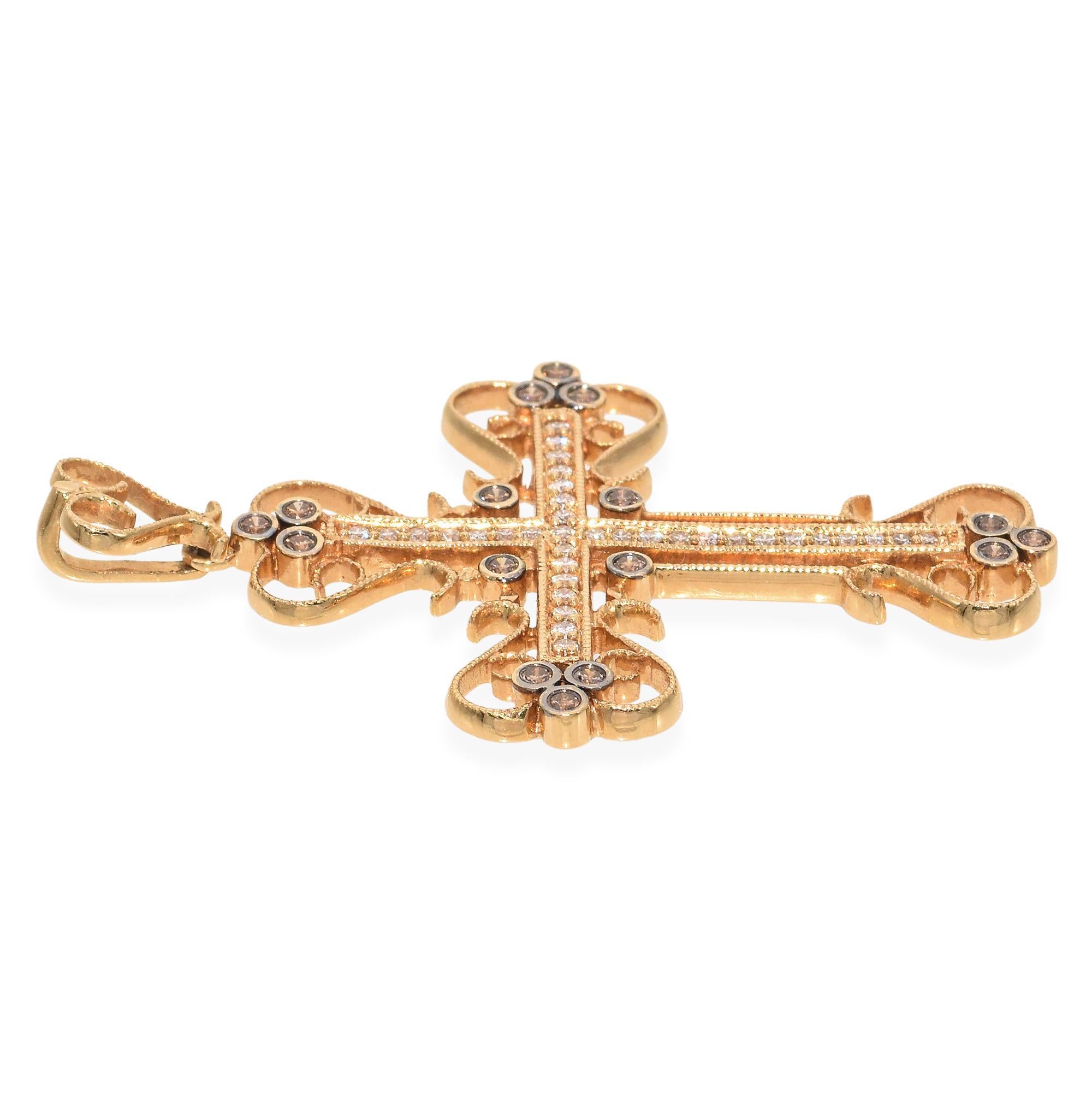 Pendentif croix en or jaune 14K 0,59 TCW Champagne et diamant blanc Unisexe en vente
