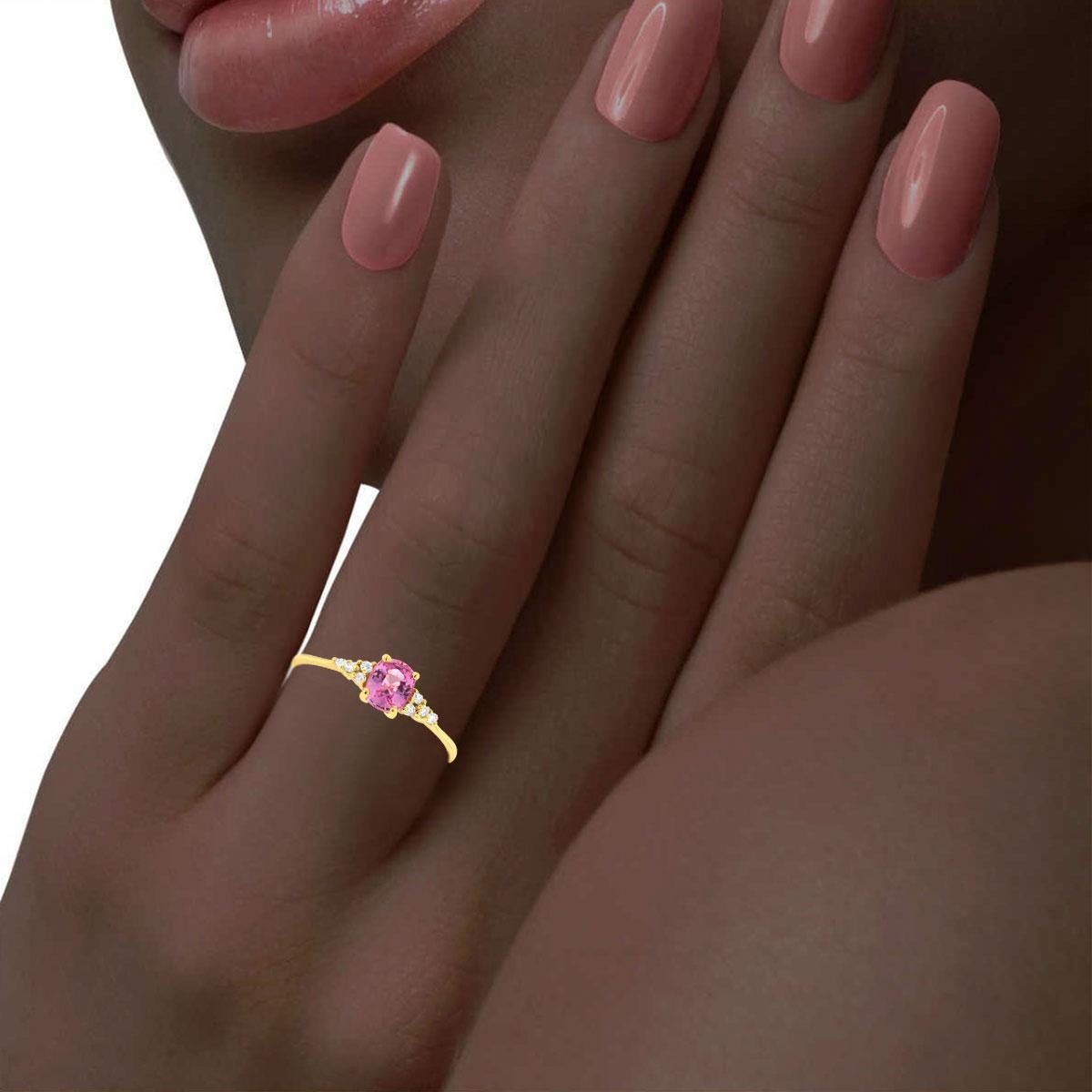 Women's 14K Yellow Gold 0.61 Carat Elongated Cushion Hot Pink Sapphire Diamond Ring For Sale