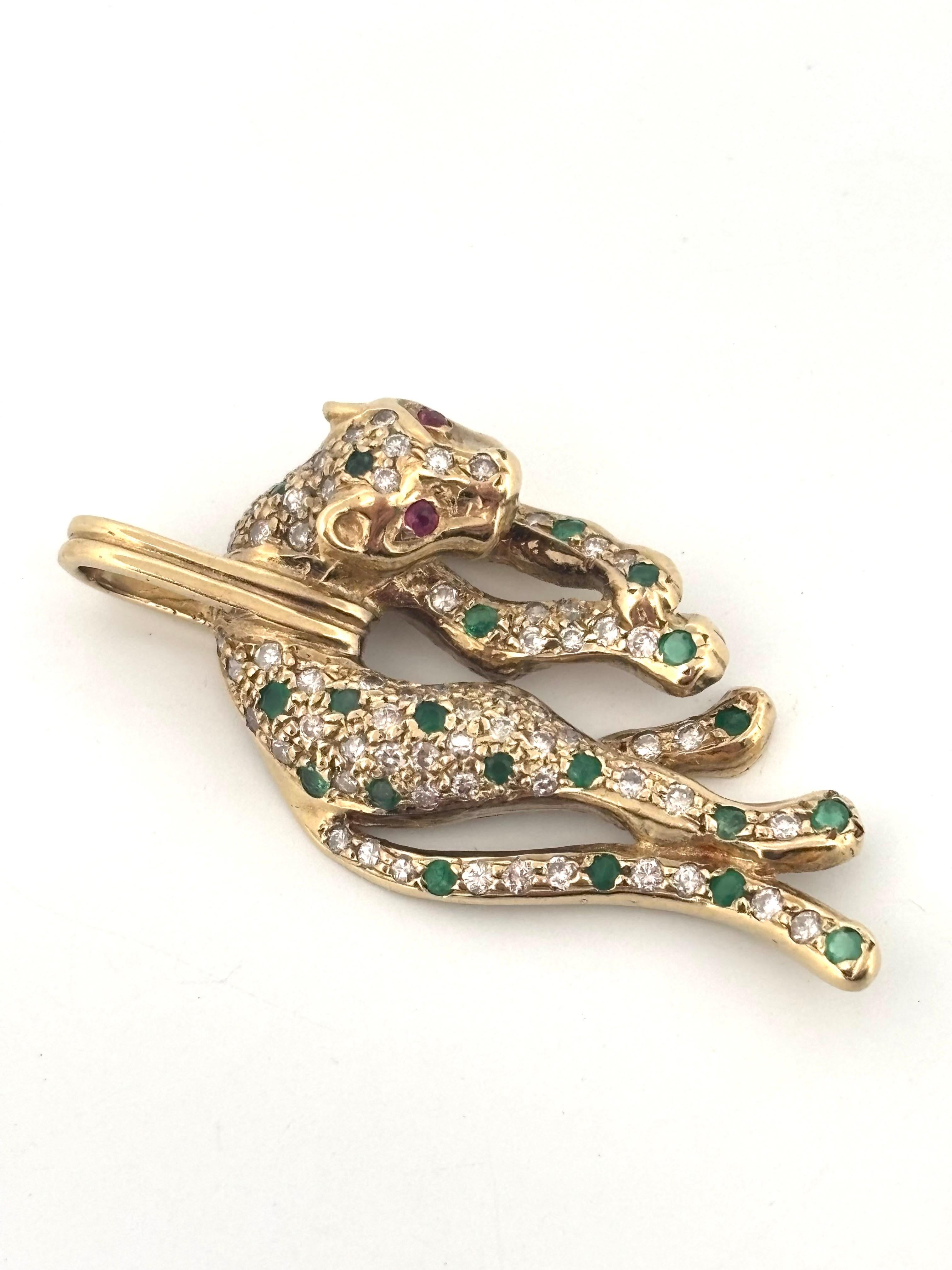 Pendentif en or jaune 14k 0.61CTW Diamond Emerald Ruby Design Cheetah Necklace en vente 2