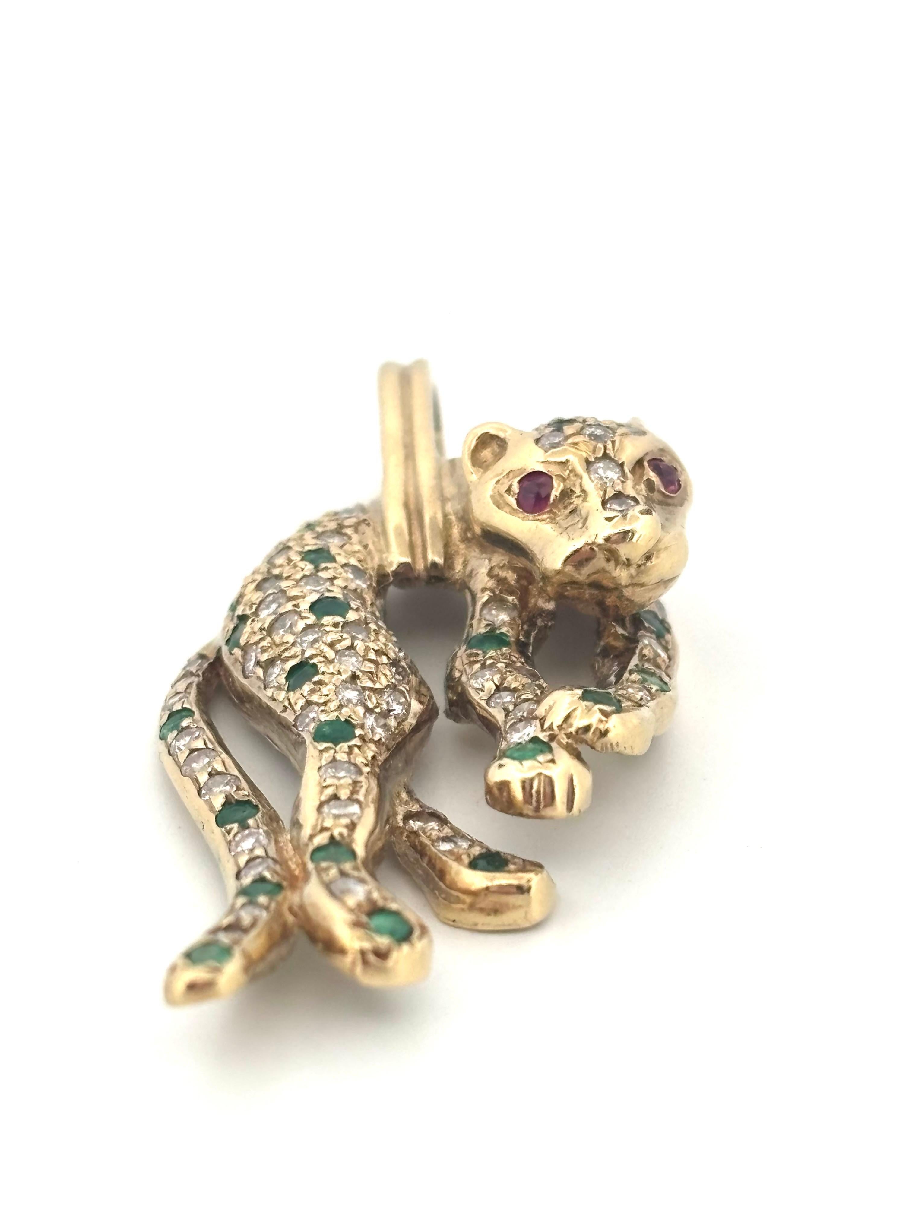 Pendentif en or jaune 14k 0.61CTW Diamond Emerald Ruby Design Cheetah Necklace en vente 3