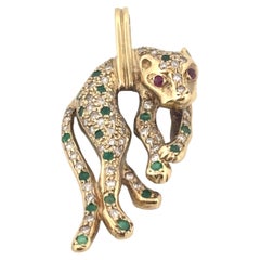 Ciondolo per collana in oro giallo 14k con diamante e rubino smeraldo da 0,61 carati e disegno di ghepardo