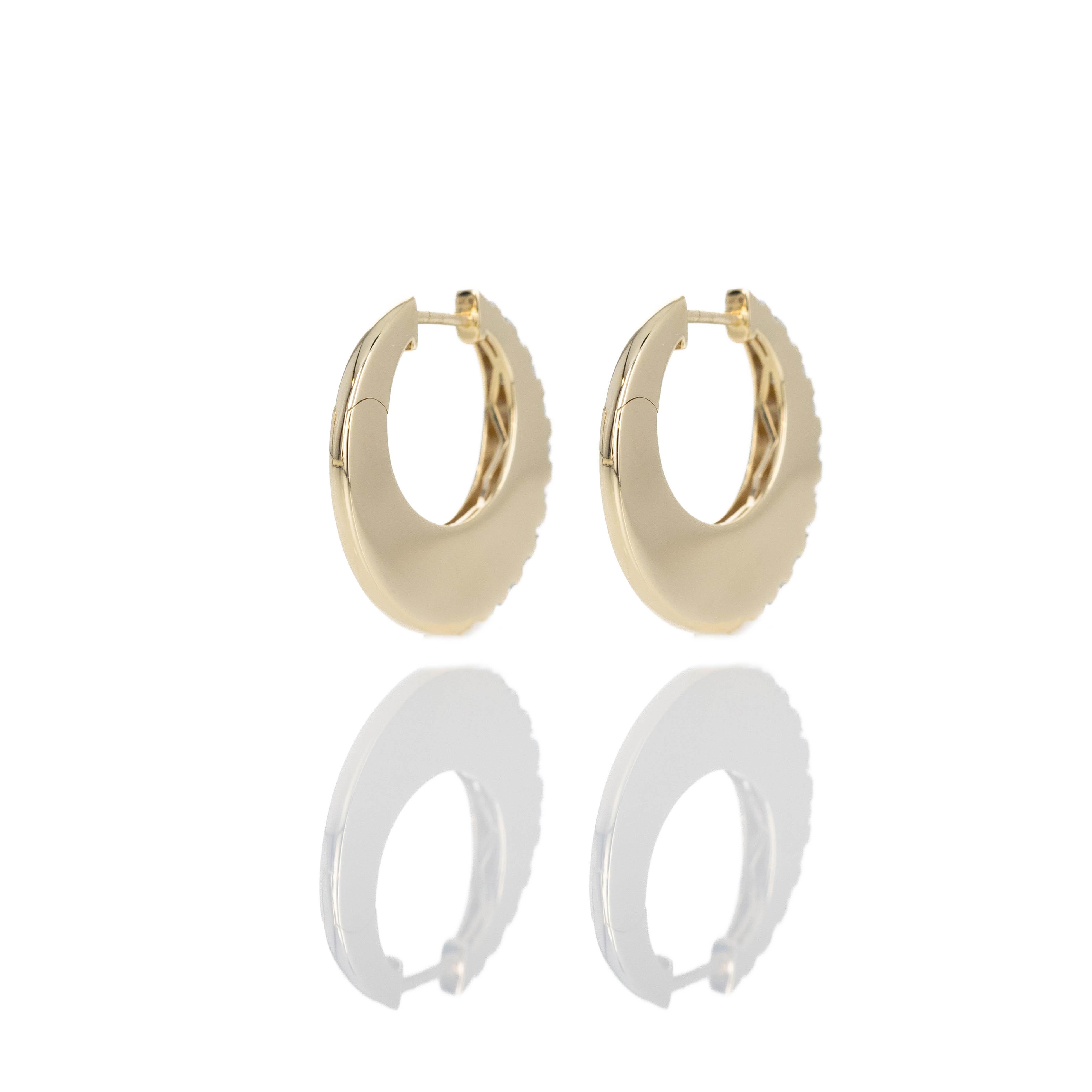 Donna Orecchini a cerchio in oro giallo 14K da 0,70 carati con diamanti tondi e grossi in vendita