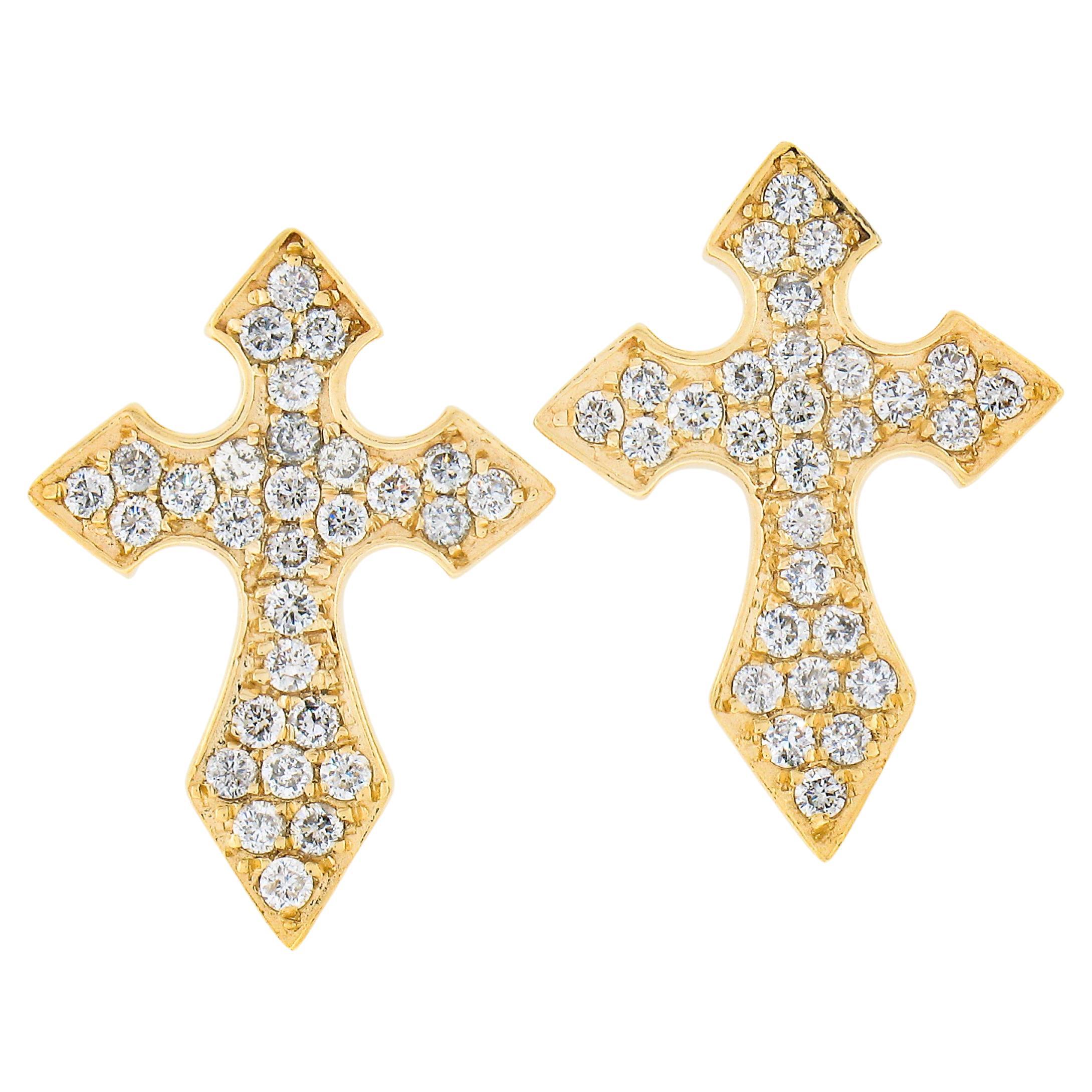 Clous d'oreilles en or jaune 14 carats avec diamants ronds brillants sertis en pavé de 0,70 carat en vente