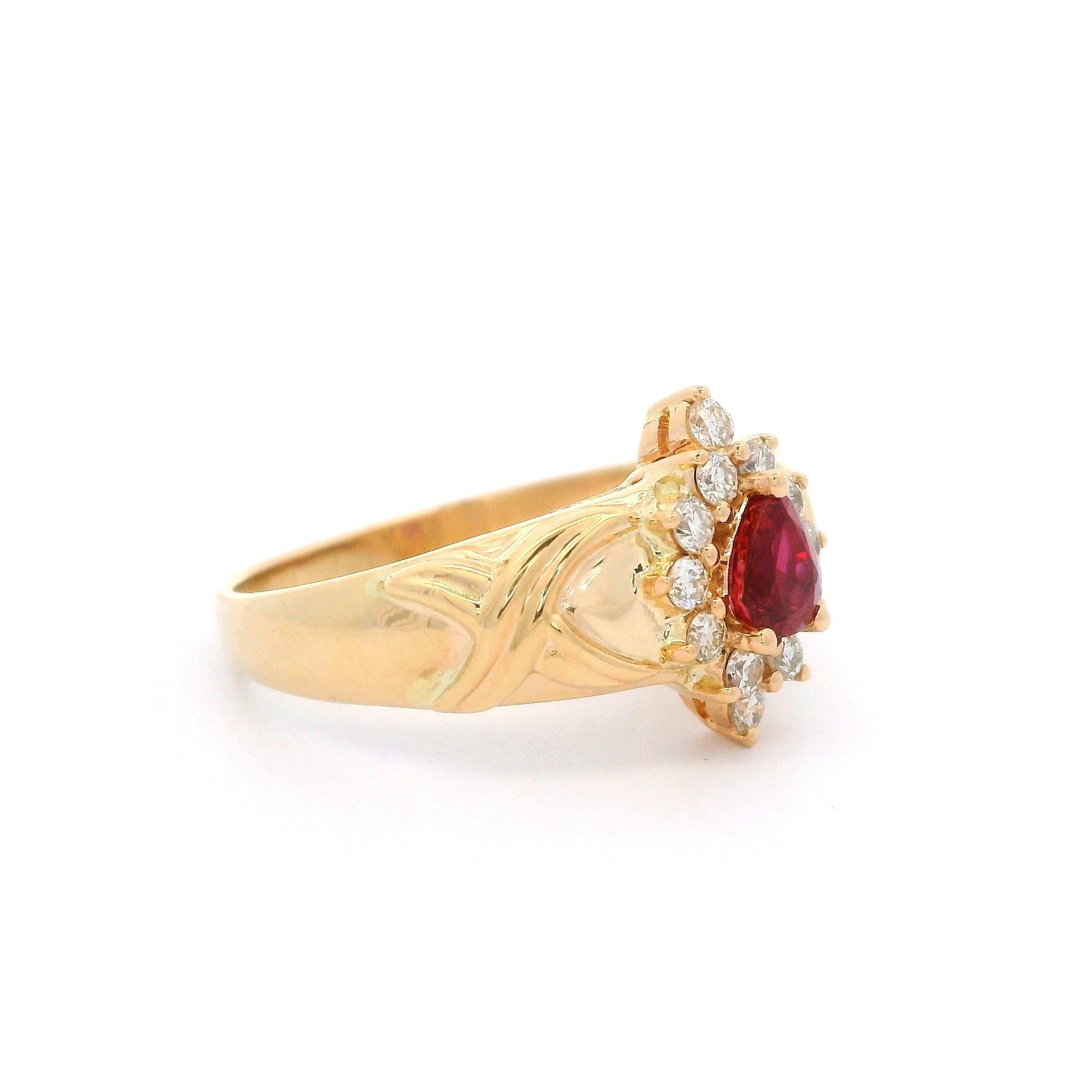 --Pierre(s) :...
(1) Rubis véritable naturel - taille poire - serti - couleur rouge vif - 3.91x4.91mm - 0.44ct (approx.)
(12) Diamants naturels authentiques - taille ronde et brillante - sertis - couleur H/I - pureté VS1/VS2 - 0,30ctw