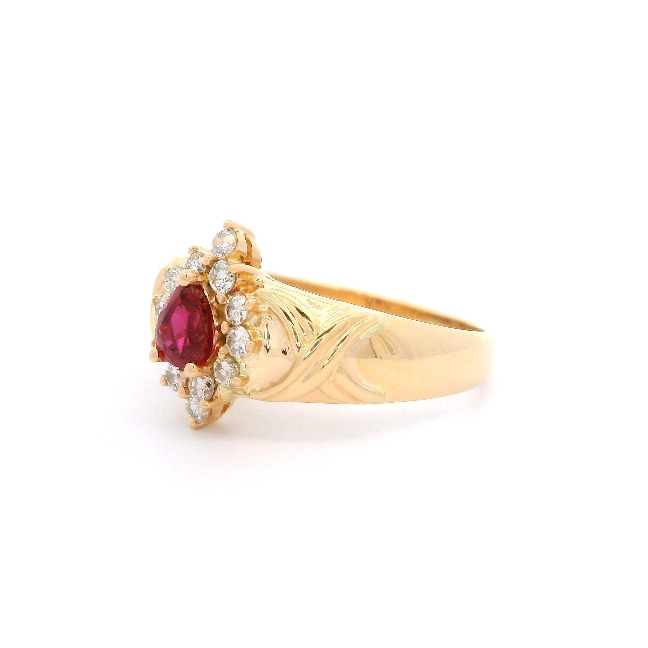 Bague jonc de qualité supérieure en or jaune 14 carats avec rubis et diamants taille halo de 0,74 carat en vente 3