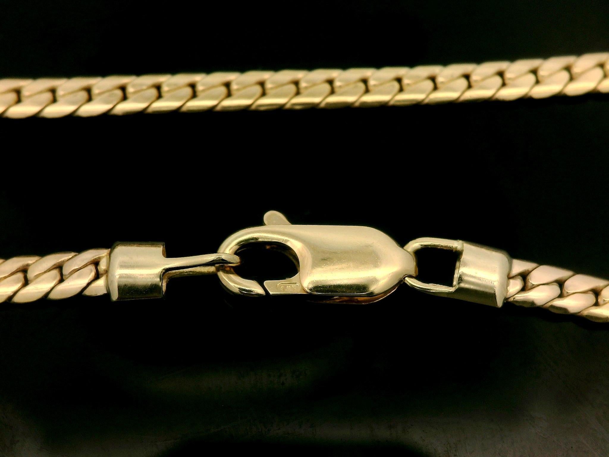 Collier pendentif cœur ouvert en or jaune 14 carats avec diamants baguettes et ronds de 0,75 carat Pour femmes en vente