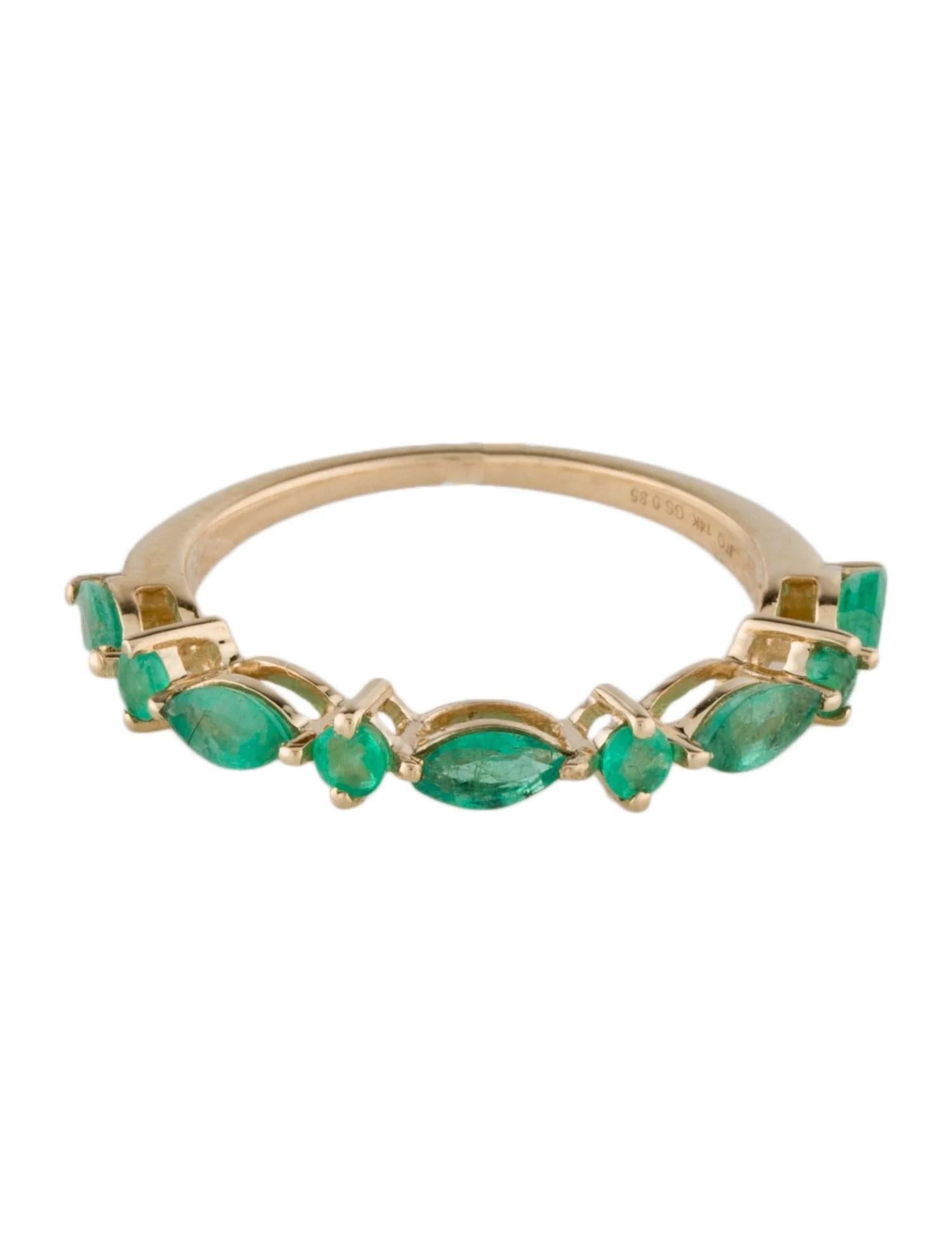 Artiste Bague en or jaune 14K 0.78ctw Emerald Band Ring, Taille 6.75, Round Modified Brilliant en vente
