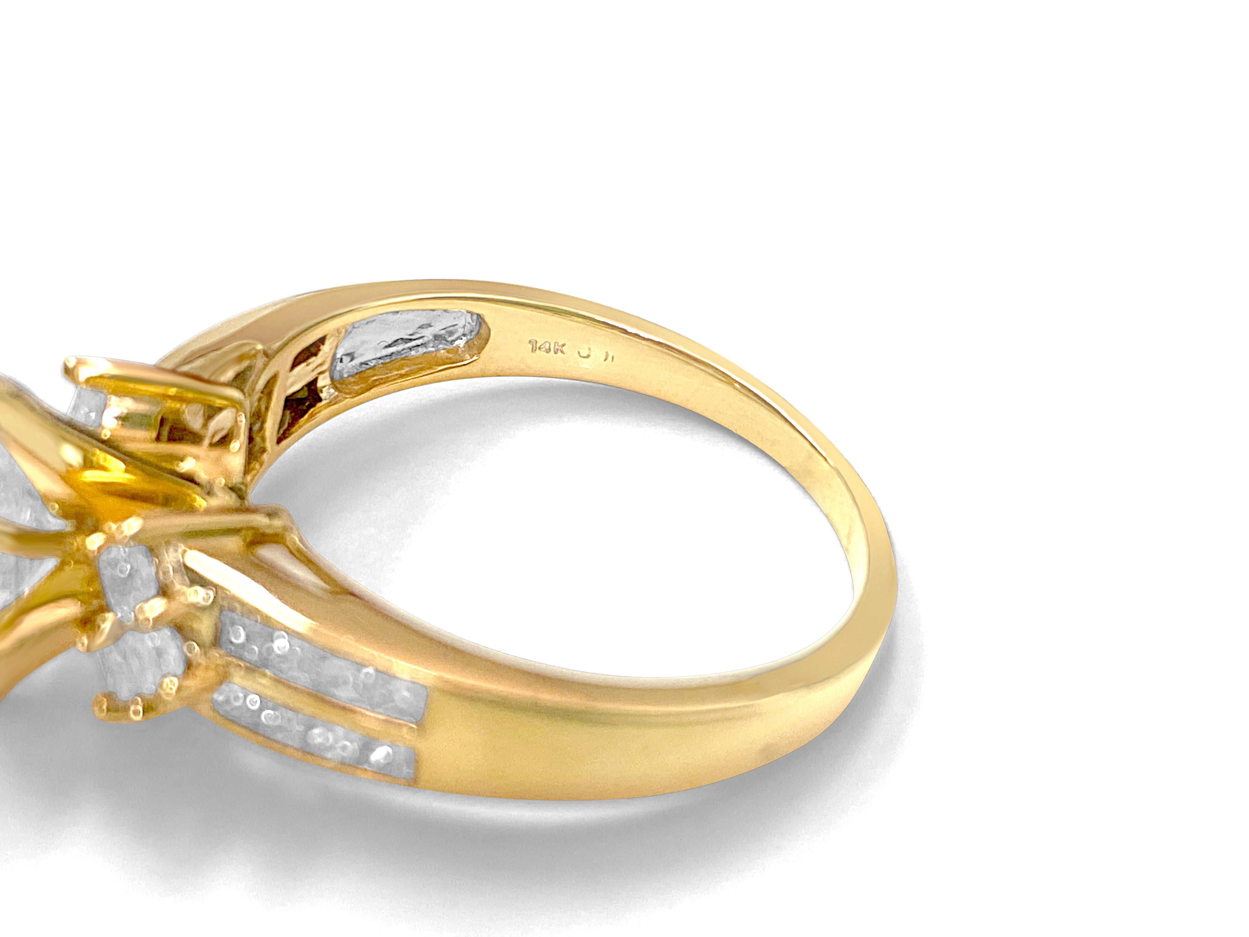 14K Yellow gold. 0.80CT Marquise Cut Diamond Ring In Excellent Condition For Sale In Miami, FL