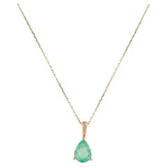 Collier pendentif émeraude brillante modifiée en forme de poire de 0,84 carat en or jaune 14 carats 