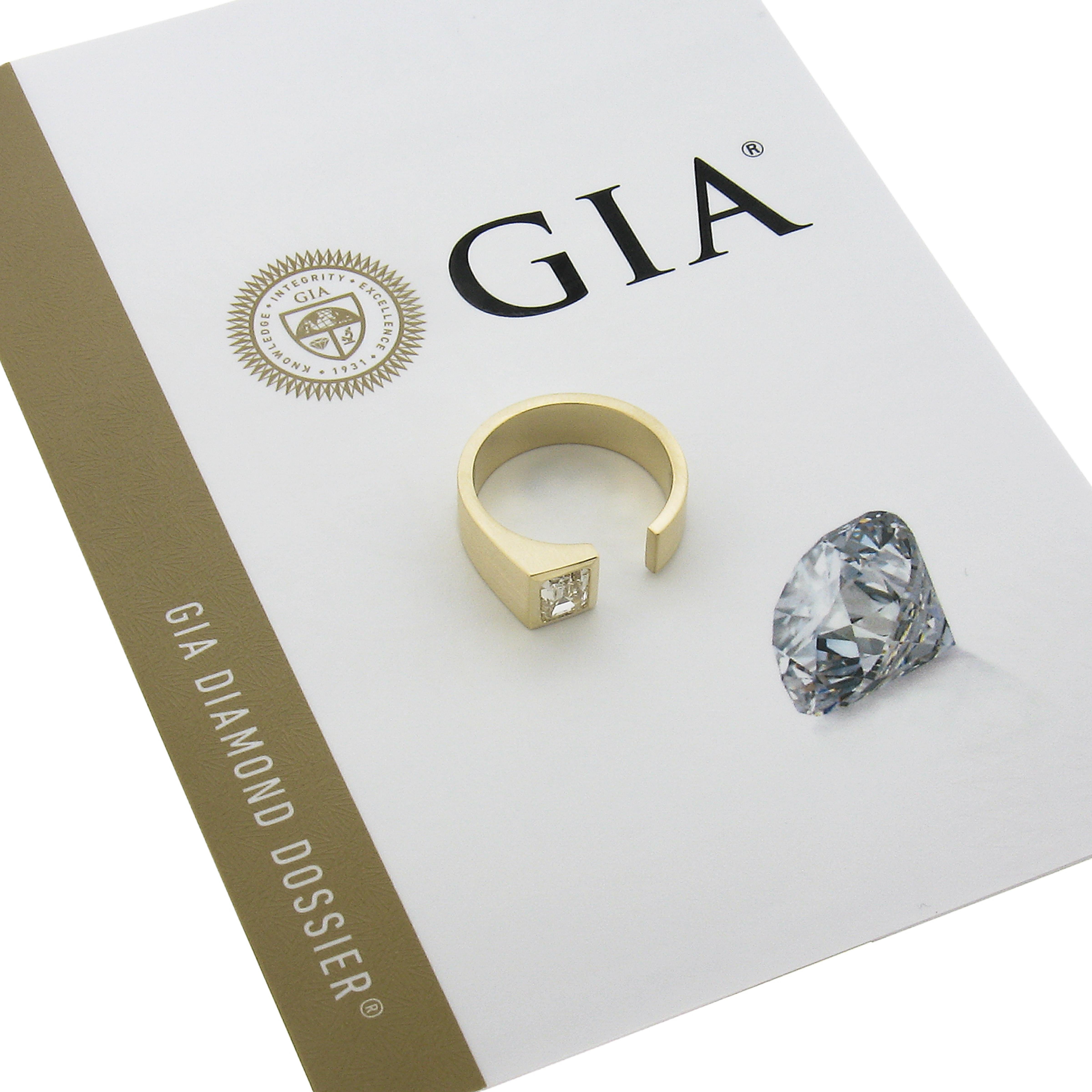 --Pierre(s) :...
(1) Diamant naturel authentique - taille émeraude - serti bruni - couleur K - pureté SI2 - 0,91ct (exact - certifié) ** Voir les détails de la certification ci-dessous pour des informations complètes **.
Poids total en carats :	0,91
