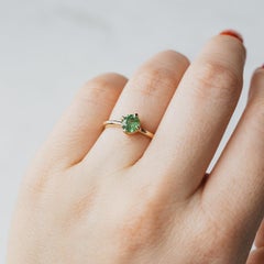 Anello solitario in oro giallo 14K con granato grossolano da 0,92ct