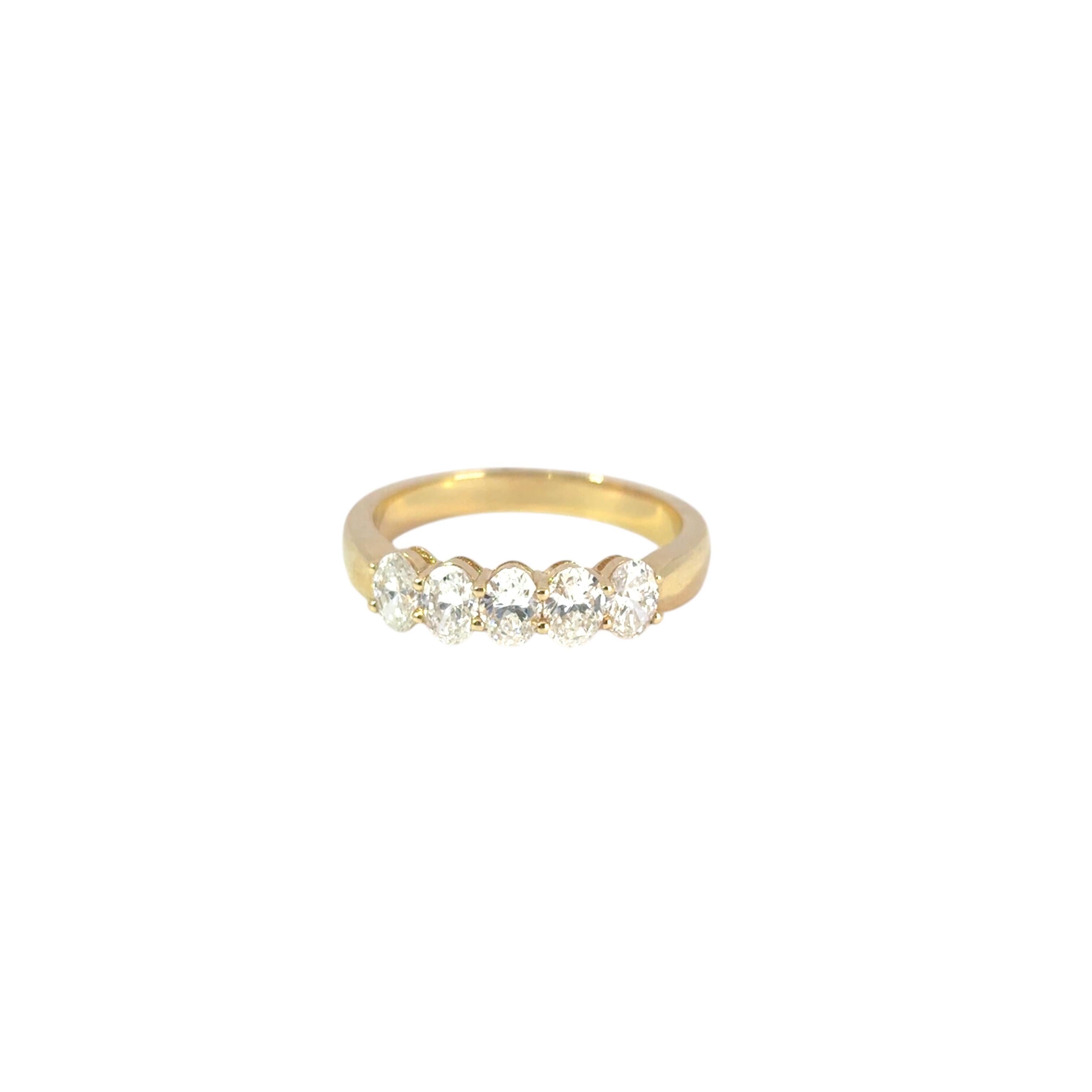 14k Yellow Gold 0.92ctw Oval Cut Five Stone Band For Sale 6