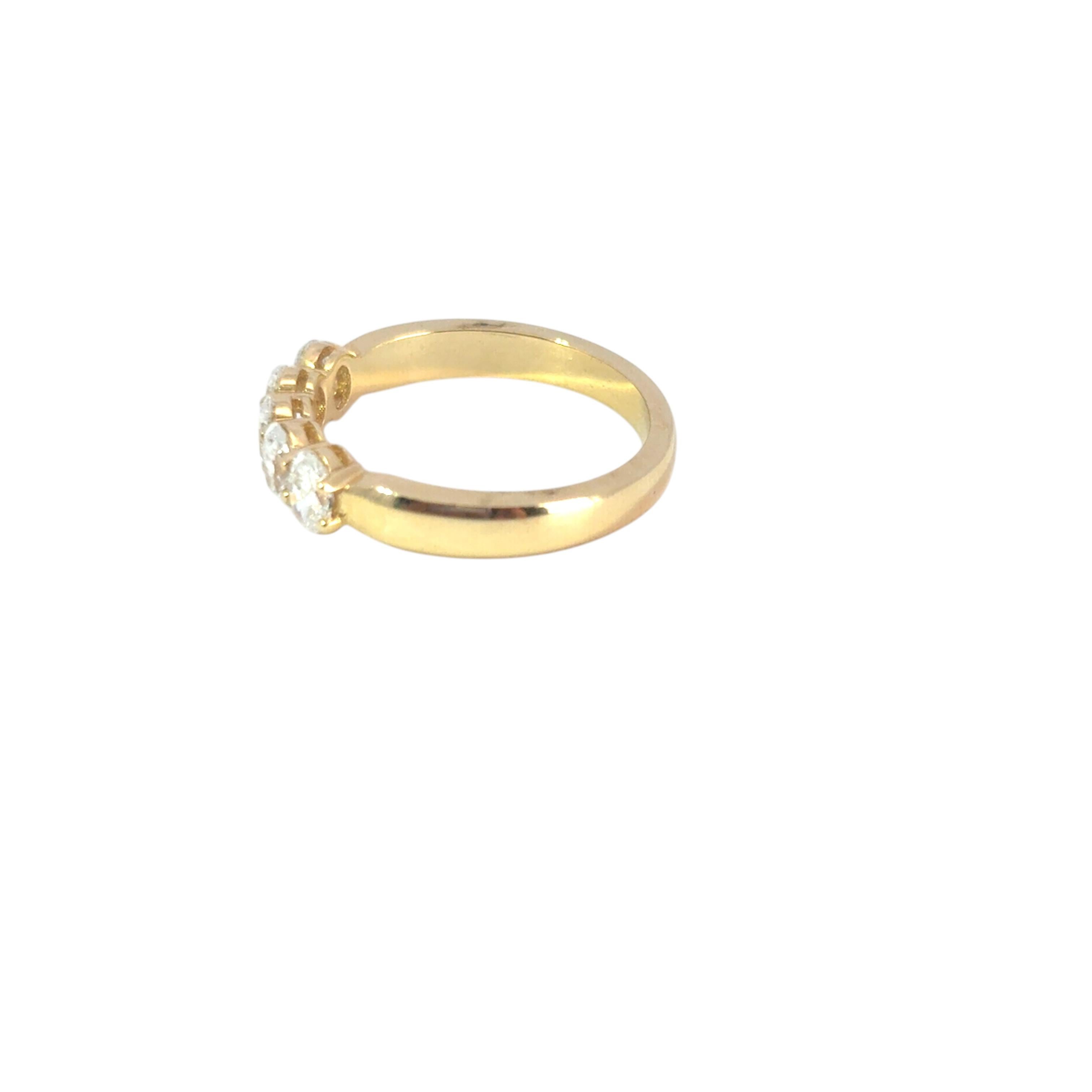 14k Yellow Gold 0.92ctw Oval Cut Five Stone Band In Excellent Condition For Sale In Boca Raton, FL