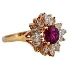 Anello in oro giallo 14K con rubino taglio ovale da 0,92 carati e diamante taglio marquee da 1,00 carati