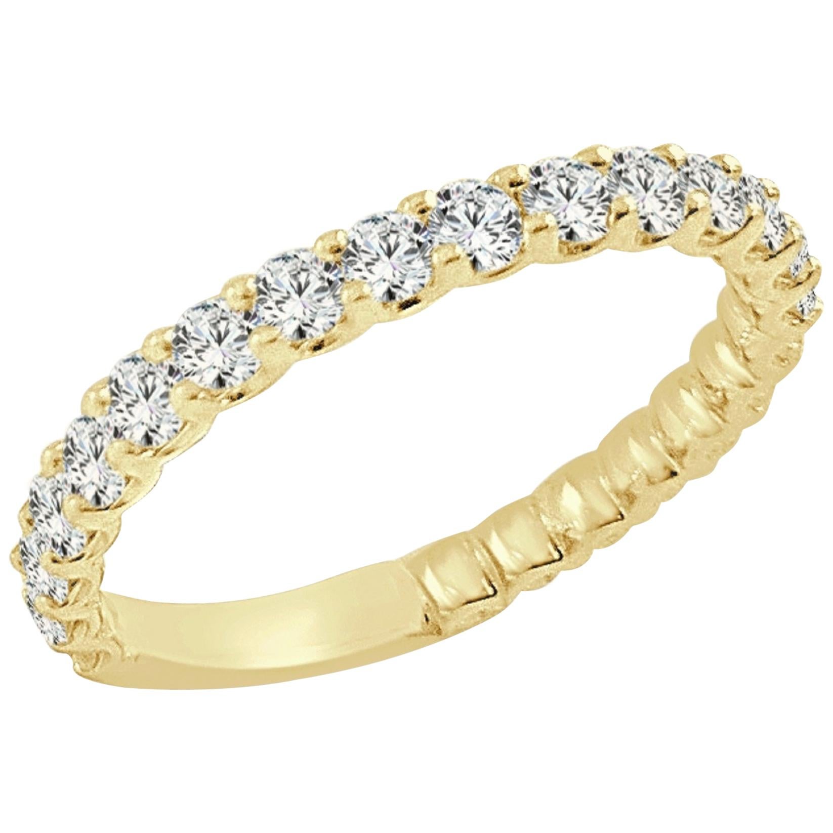 14 Karat Yellow Gold 0.93 Carat Diamond Ring For Sale