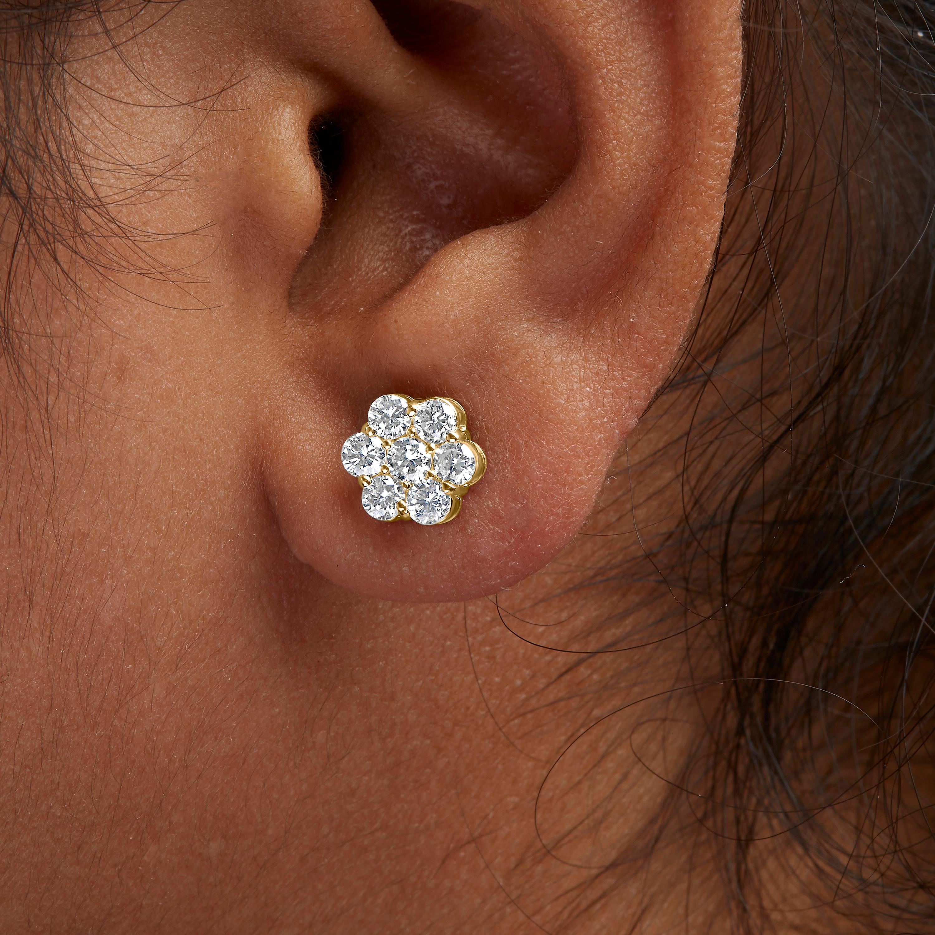 Oro giallo 14K 1 1/2 Cttw 7 pietre a grappolo floreale  Orecchini con diamante In condizioni Nuovo in vendita a New York, NY