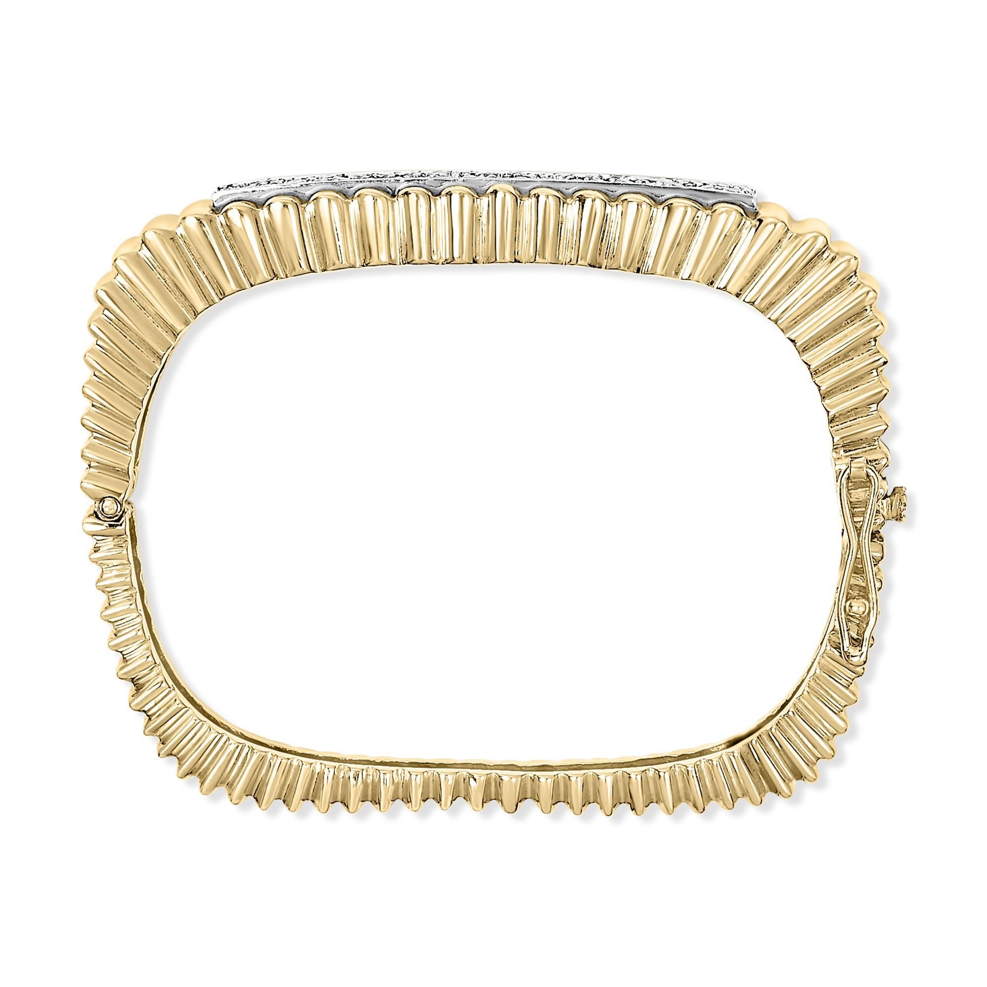Modern 14K Yellow Gold 1 1/4 Cttw Diamond Ribbed Rounded Rectangle Bangle Bracelet For Sale