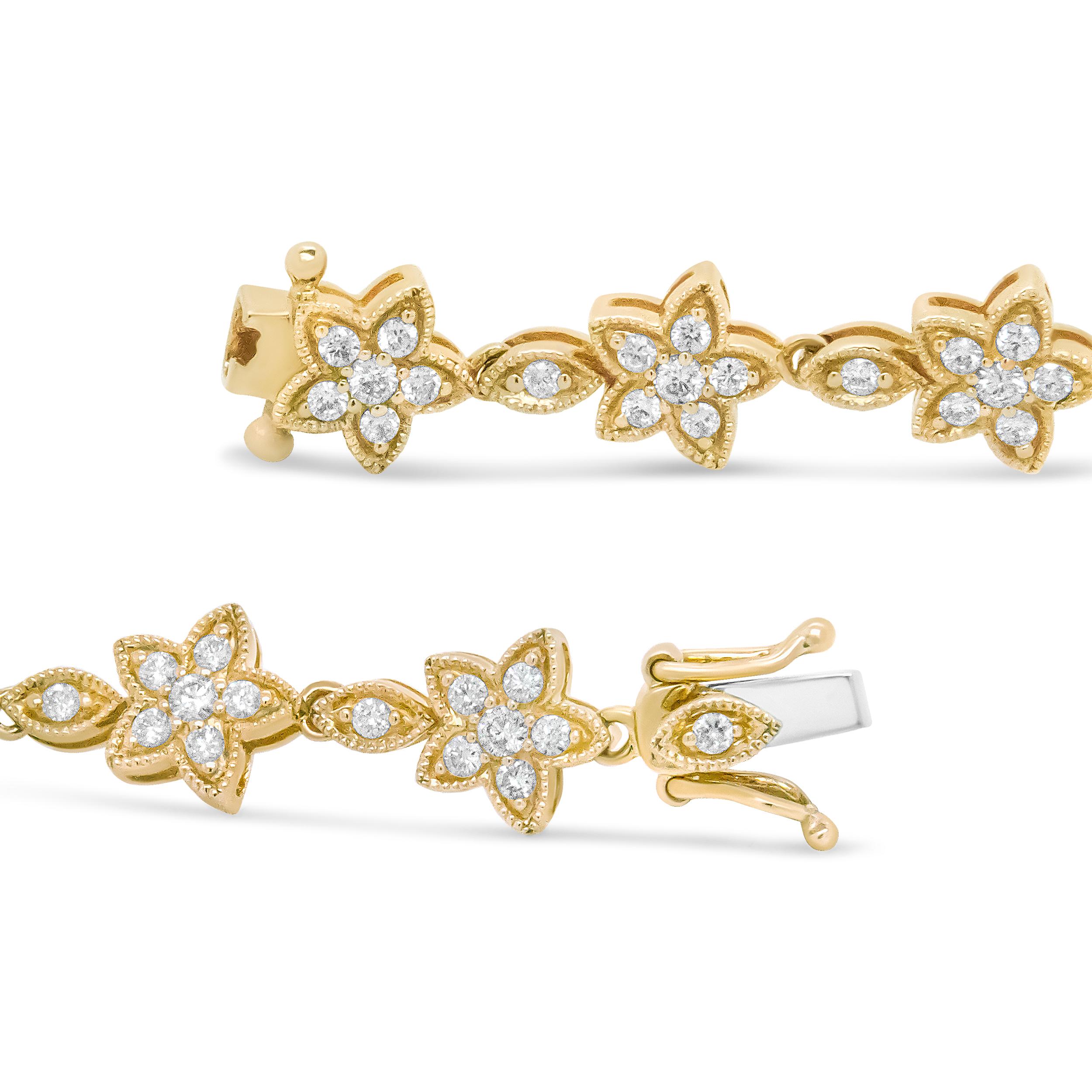 Contemporary 14K Yellow Gold 1 1/5 Carat Round Diamond Floral Star-Shaped Link Bracelet For Sale