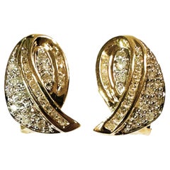Boucles d'oreilles en or jaune 14k avec tourbillon de diamants de 1/2 carat et dos Omega