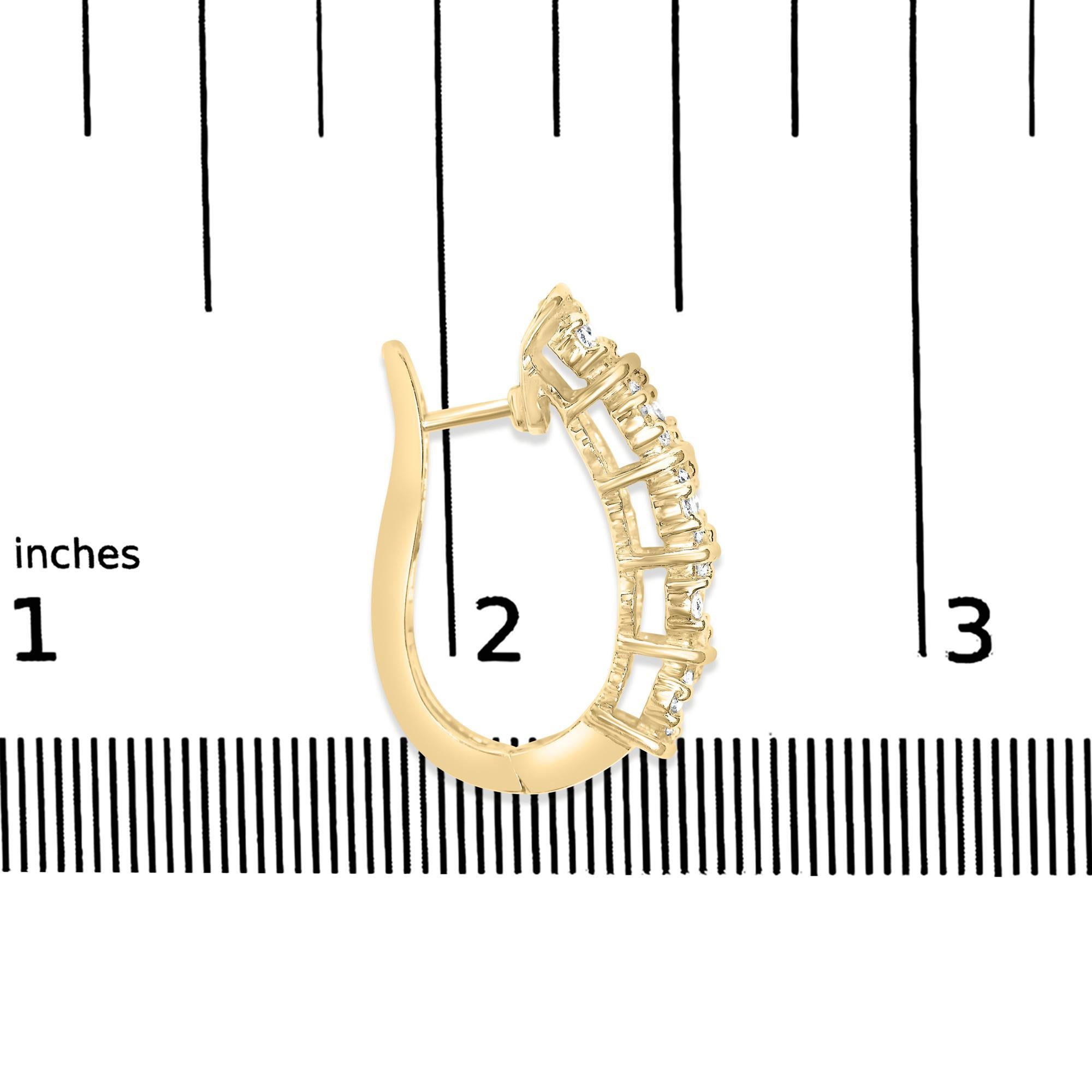 Boucles d'oreilles en or jaune 14k avec grappes de diamants de 1/2 Cttw Neuf - En vente à New York, NY