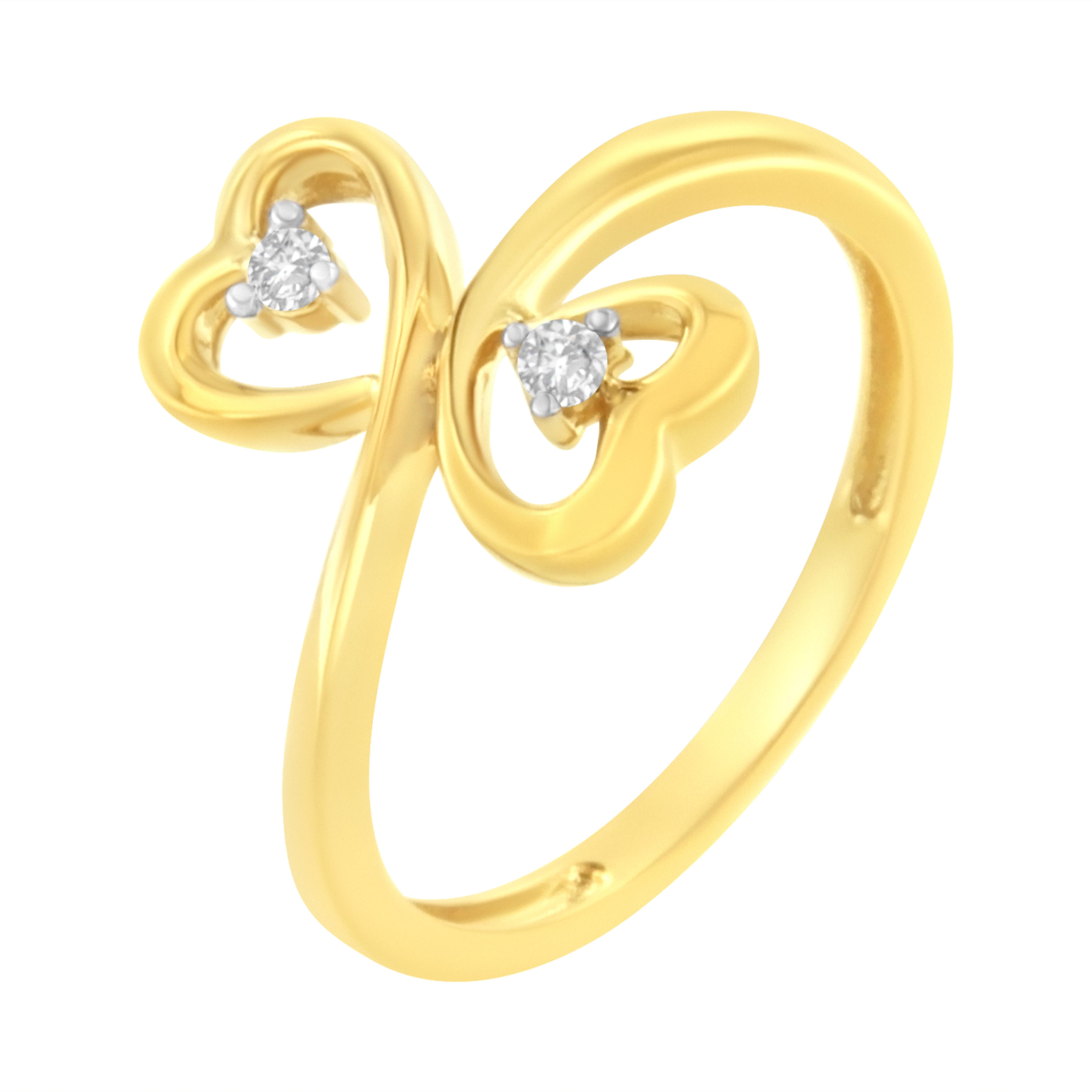 Contemporain Bague en or jaune 14 carats à double cœur de 1/20 carats avec diamants en vente