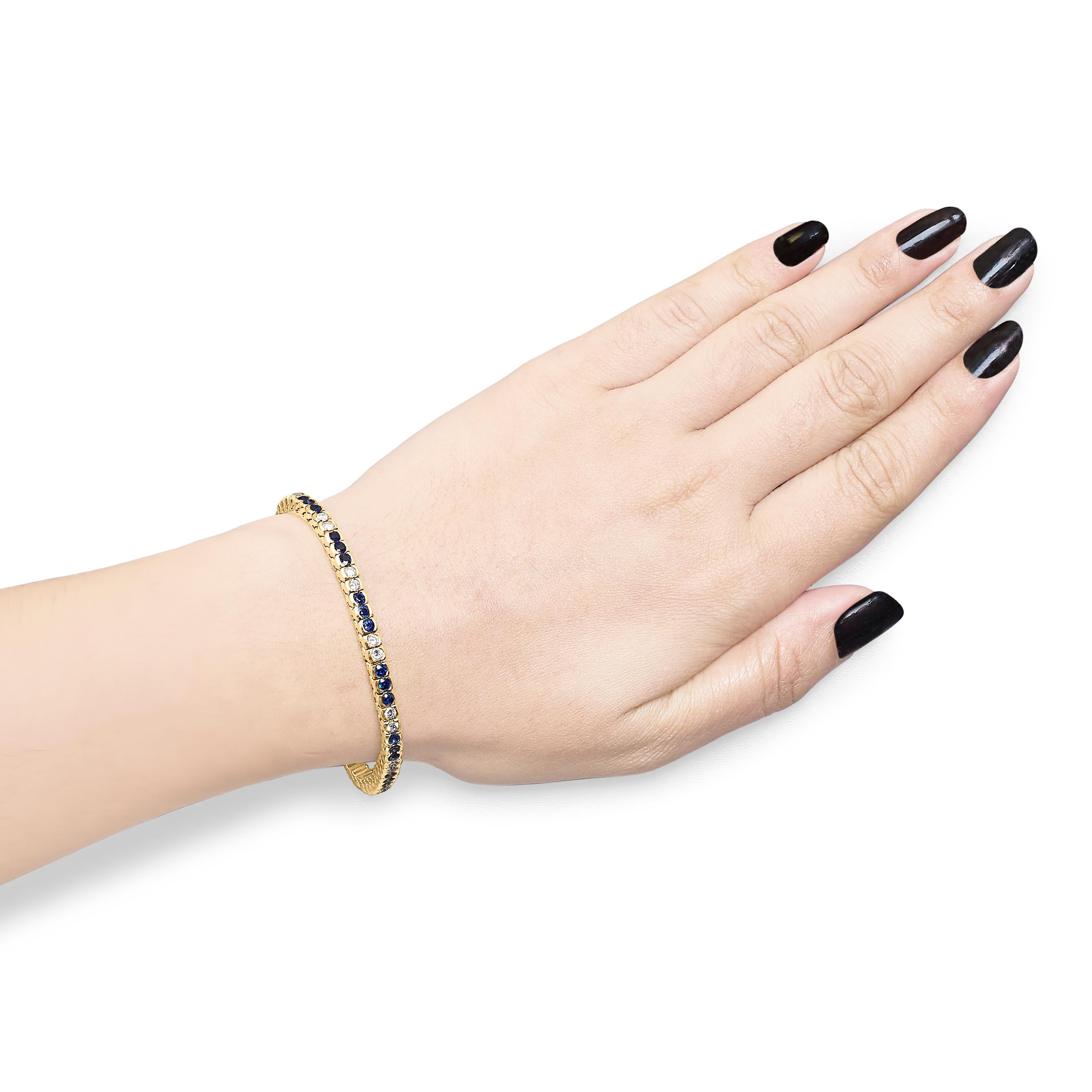 14K Yellow Gold 1 3/4 Cttw Diamond and 5.0 Cttw Blue Sapphire Tennis Bracelet In New Condition For Sale In New York, NY