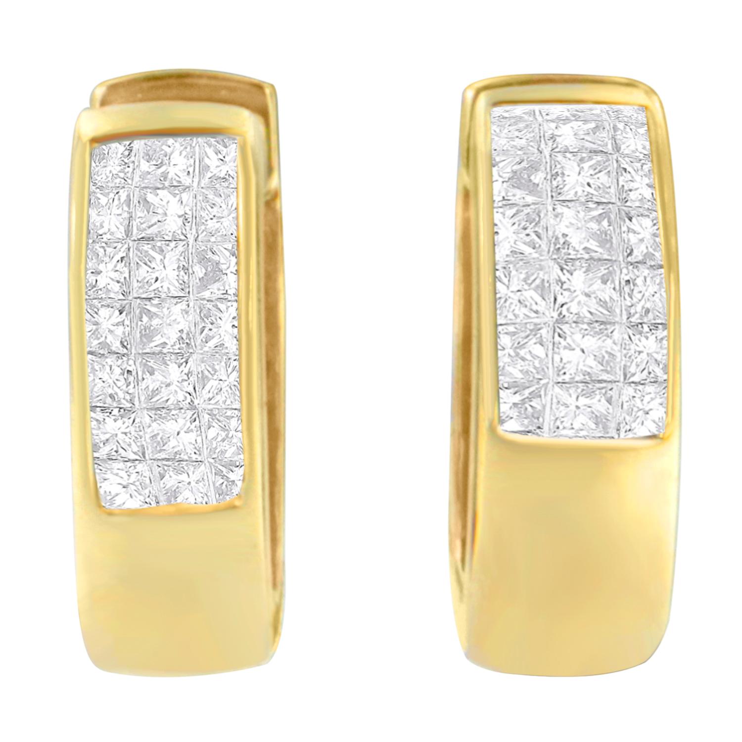 14K Yellow Gold 1/3 Carat Diamond Hoop Earrings In New Condition For Sale In New York, NY