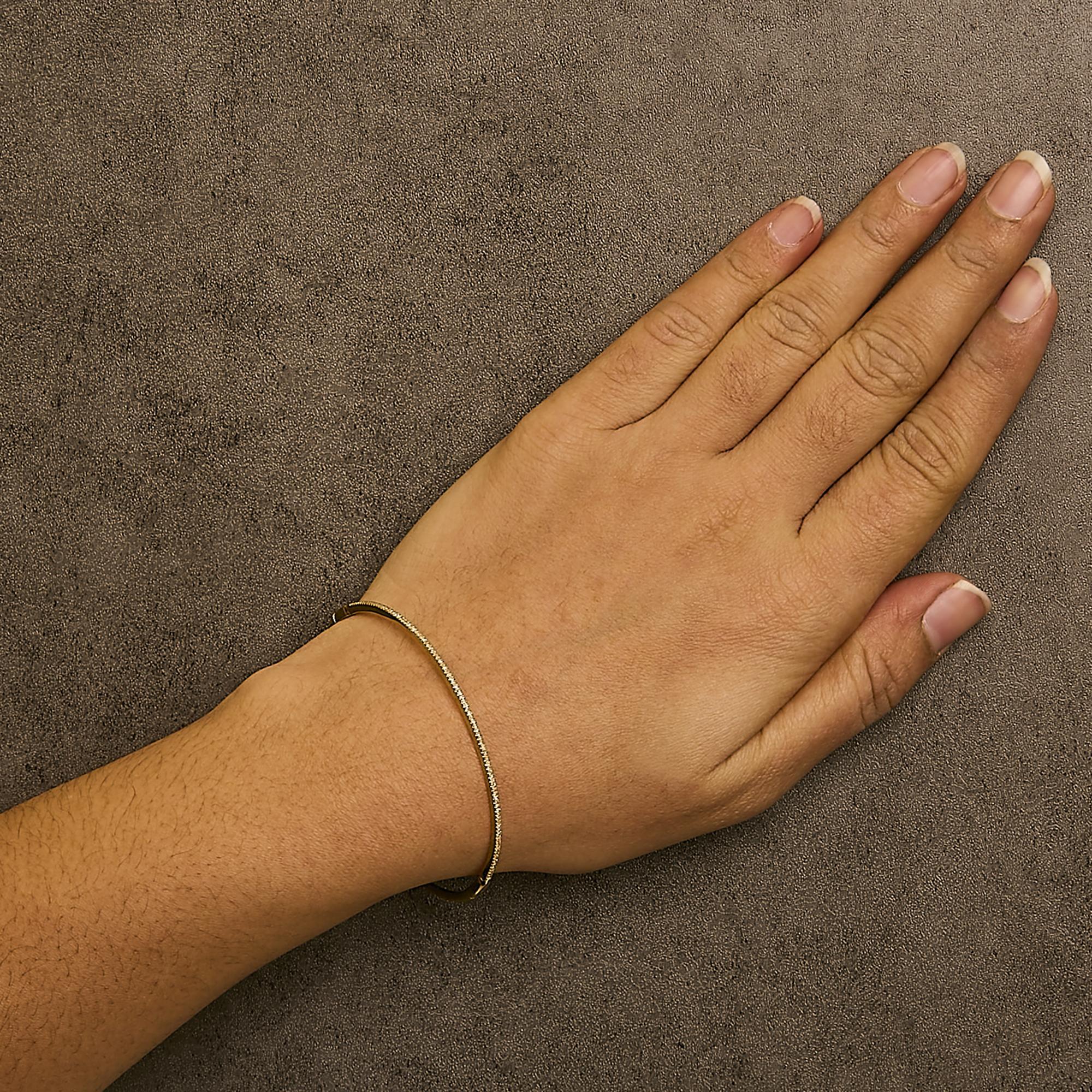 Round Cut 14K Yellow Gold 1/3 Cttw Diamond Half Eternity Bangle Bracelet For Sale