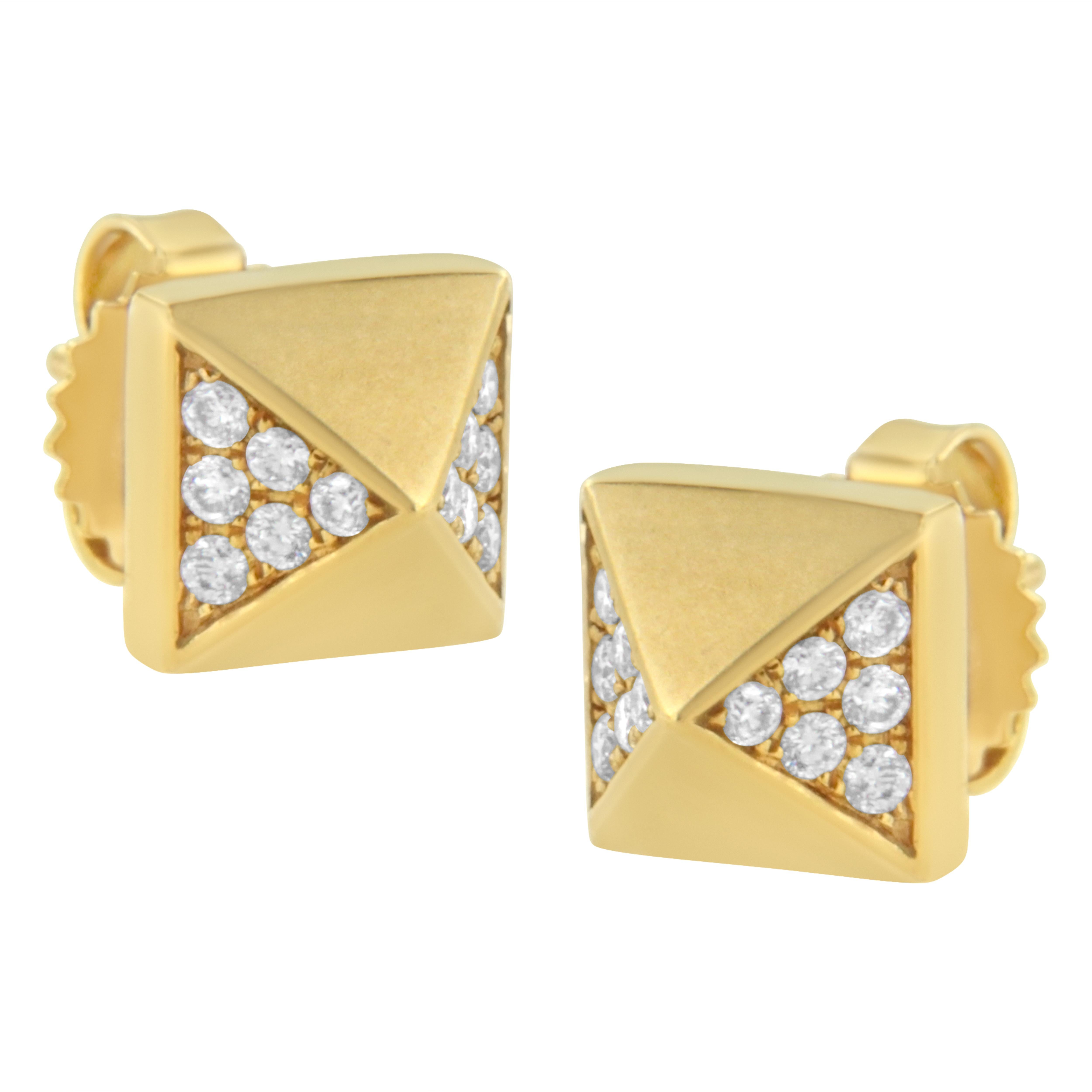 Moderno Orecchino a piramide con diamante da 1/4 di carato in oro giallo 14K in vendita