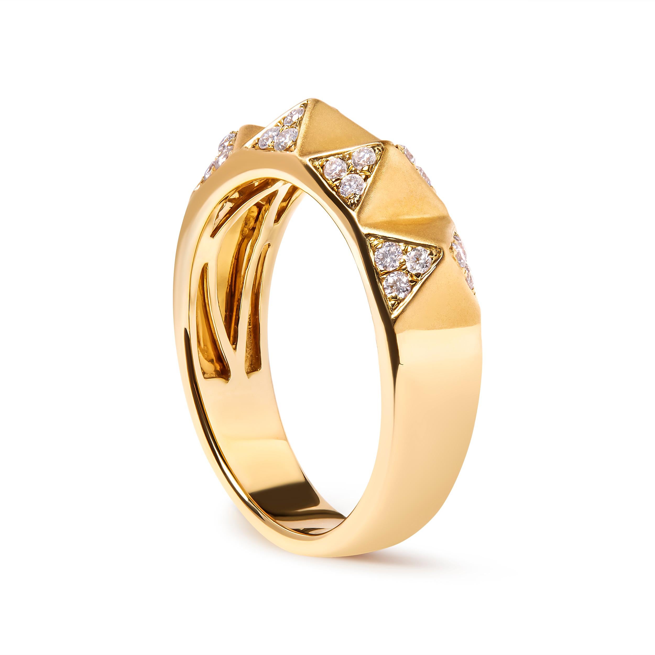 Modern 14K Yellow Gold 1/4 Cttw White Diamond Pyramid Band Ring For Sale