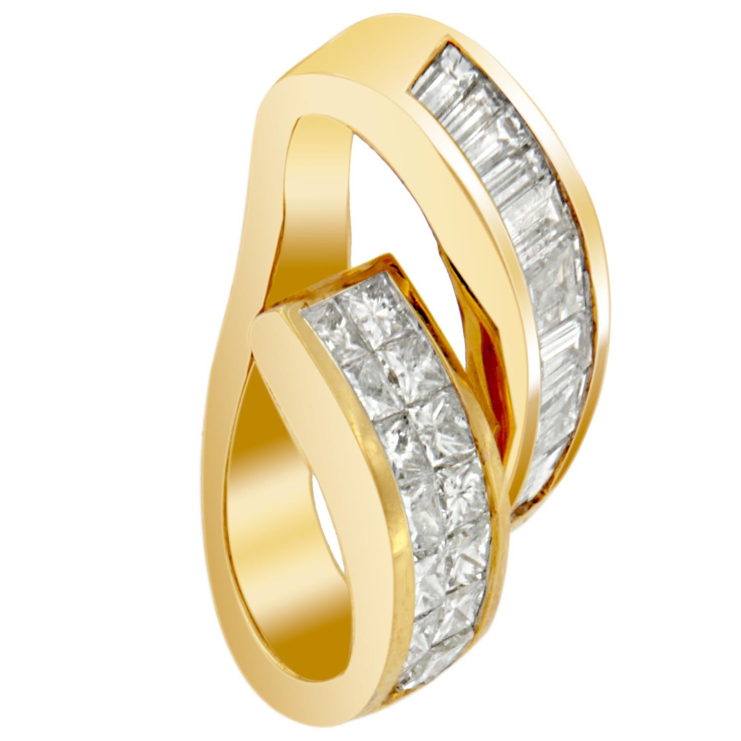 Baguette Cut 14K Yellow Gold 1 5/8 Carat Princess & Baguette Diamond Fashion Pendant Necklace For Sale
