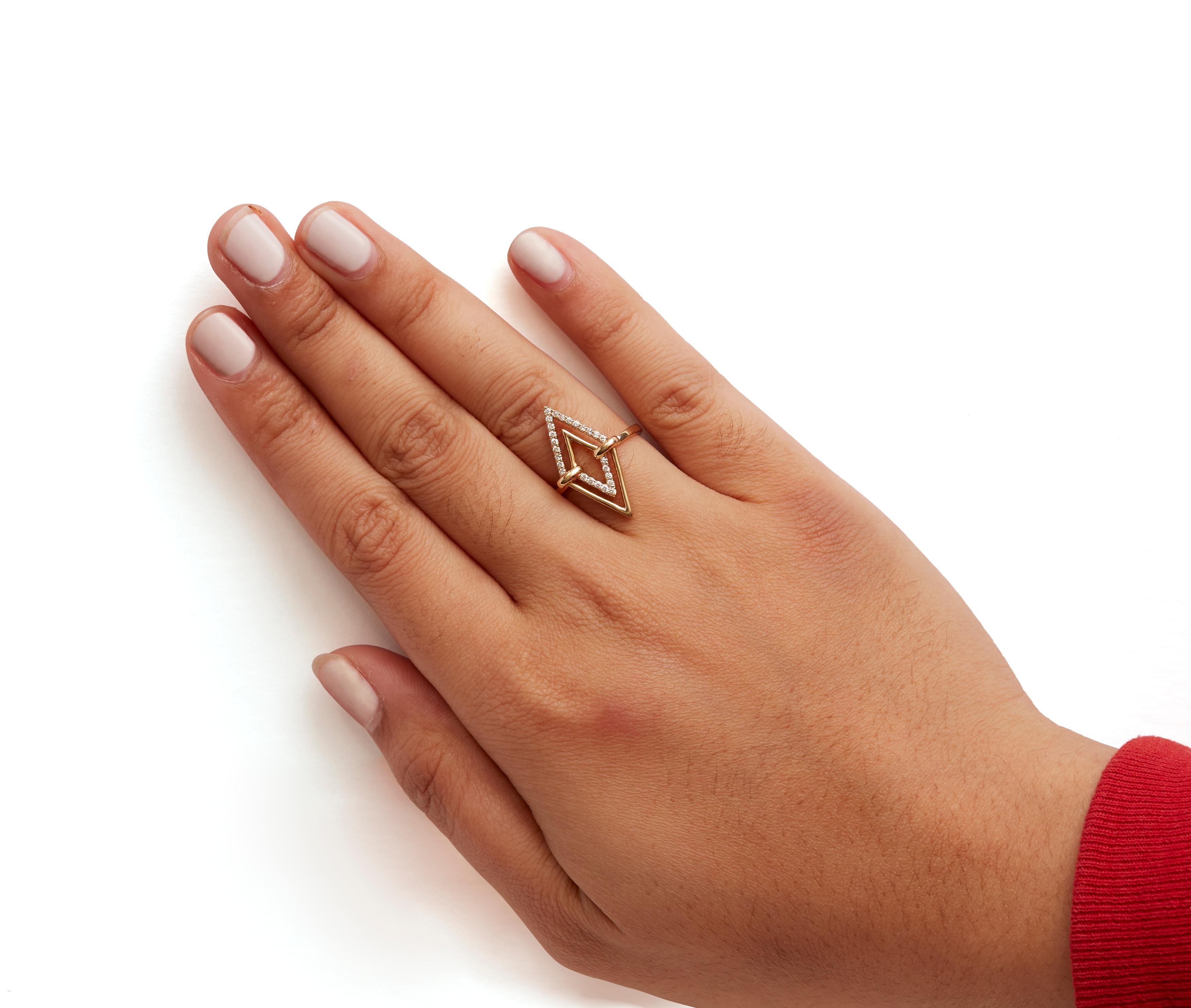 14K Yellow Gold 1/5 Cttw Diamond Double Triangle Ring In New Condition For Sale In New York, NY