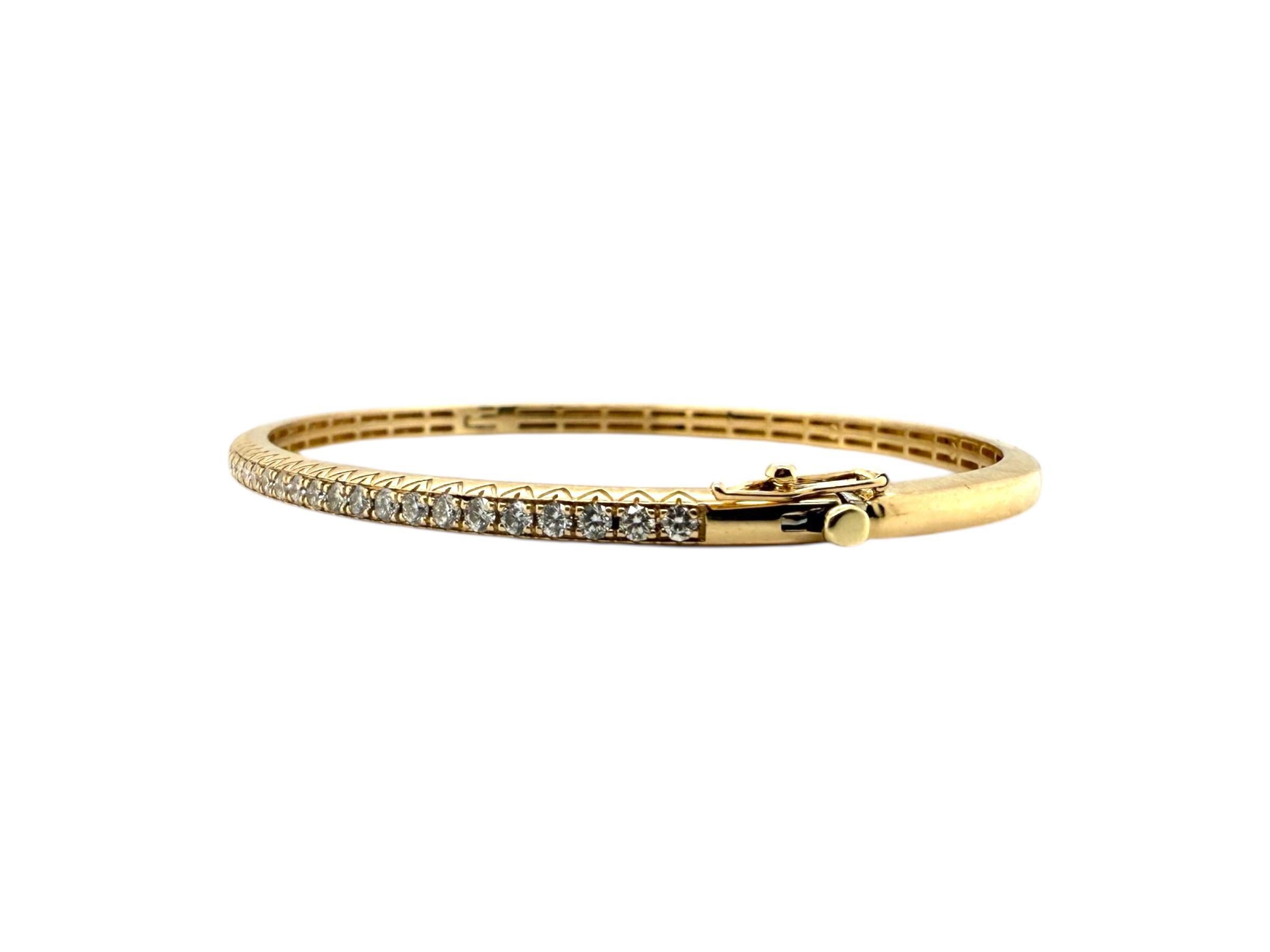 Taille brillant Bracelet jonc en or jaune 14 carats avec diamants de 1 carat en vente