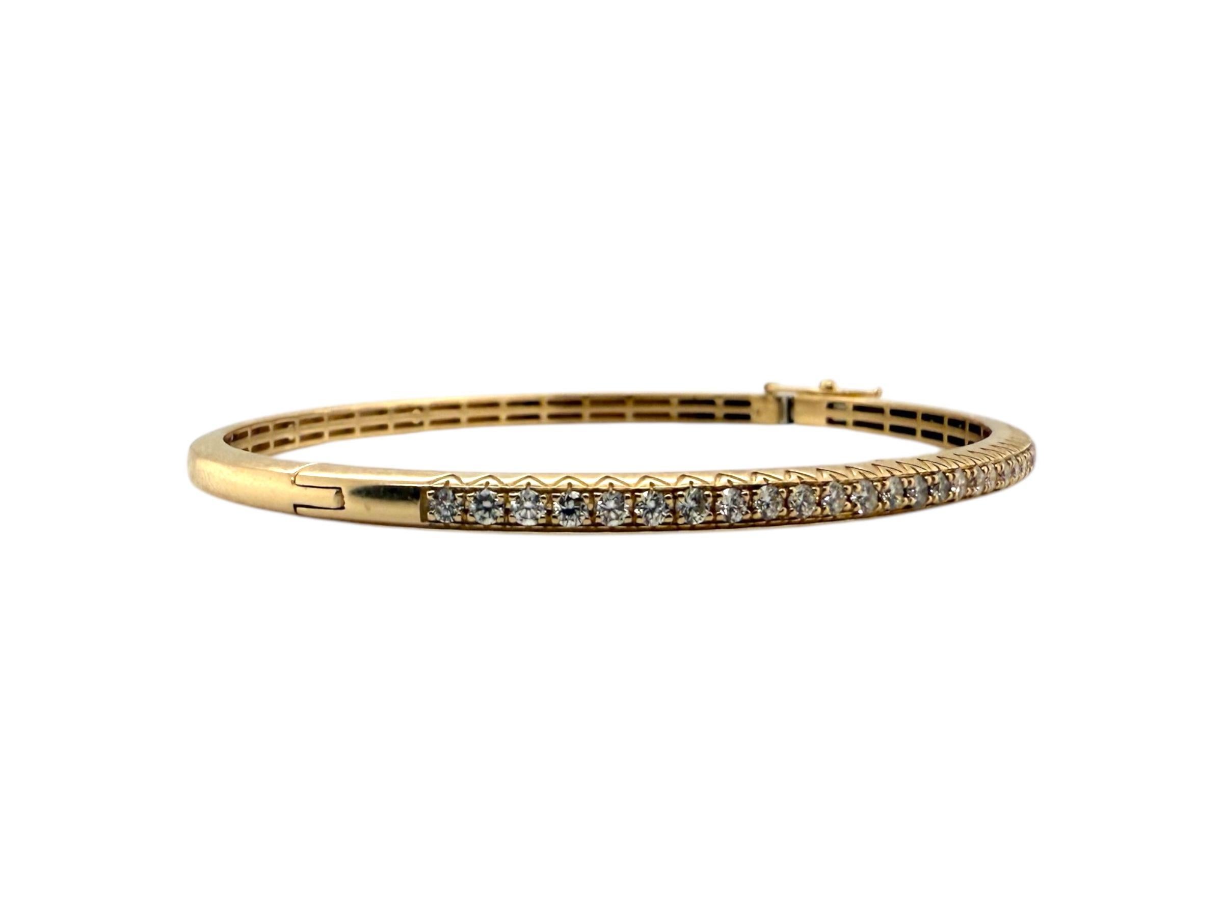 Bracelet jonc en or jaune 14 carats avec diamants de 1 carat Excellent état - En vente à Montgomery, AL