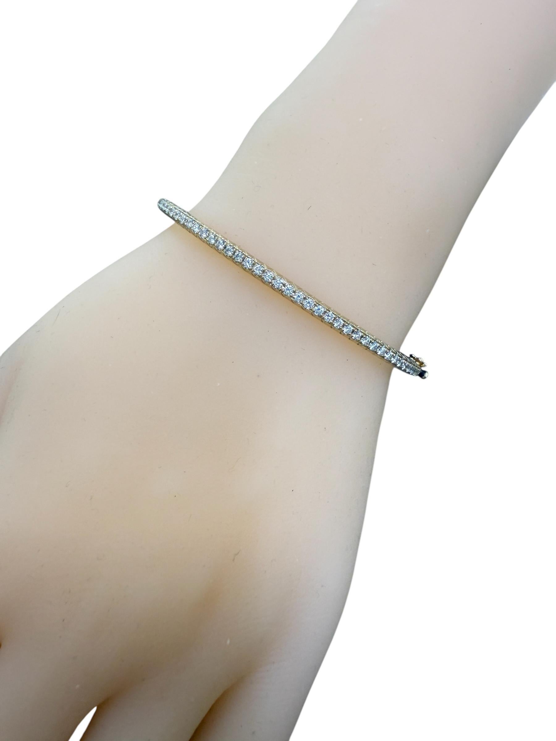 Bracelet jonc en or jaune 14 carats avec diamants de 1 carat en vente 3