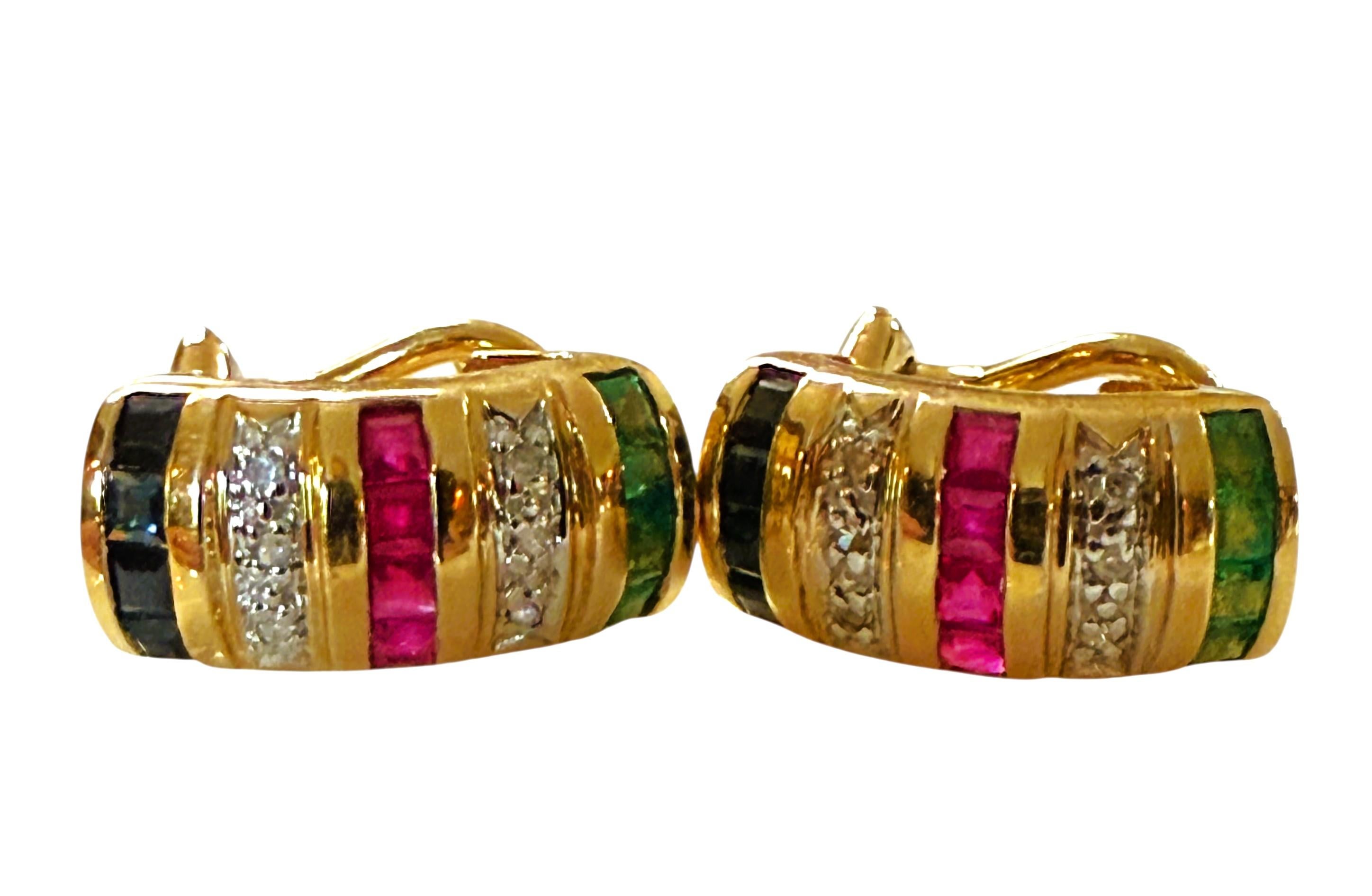 Boucles d'oreilles oméga en or jaune 14k avec diamant, émeraude, rubis et saphir de 1 carat Pour femmes en vente