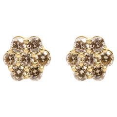 Pendientes florales de oro amarillo de 14 quilates de 1,0 qt de diamante