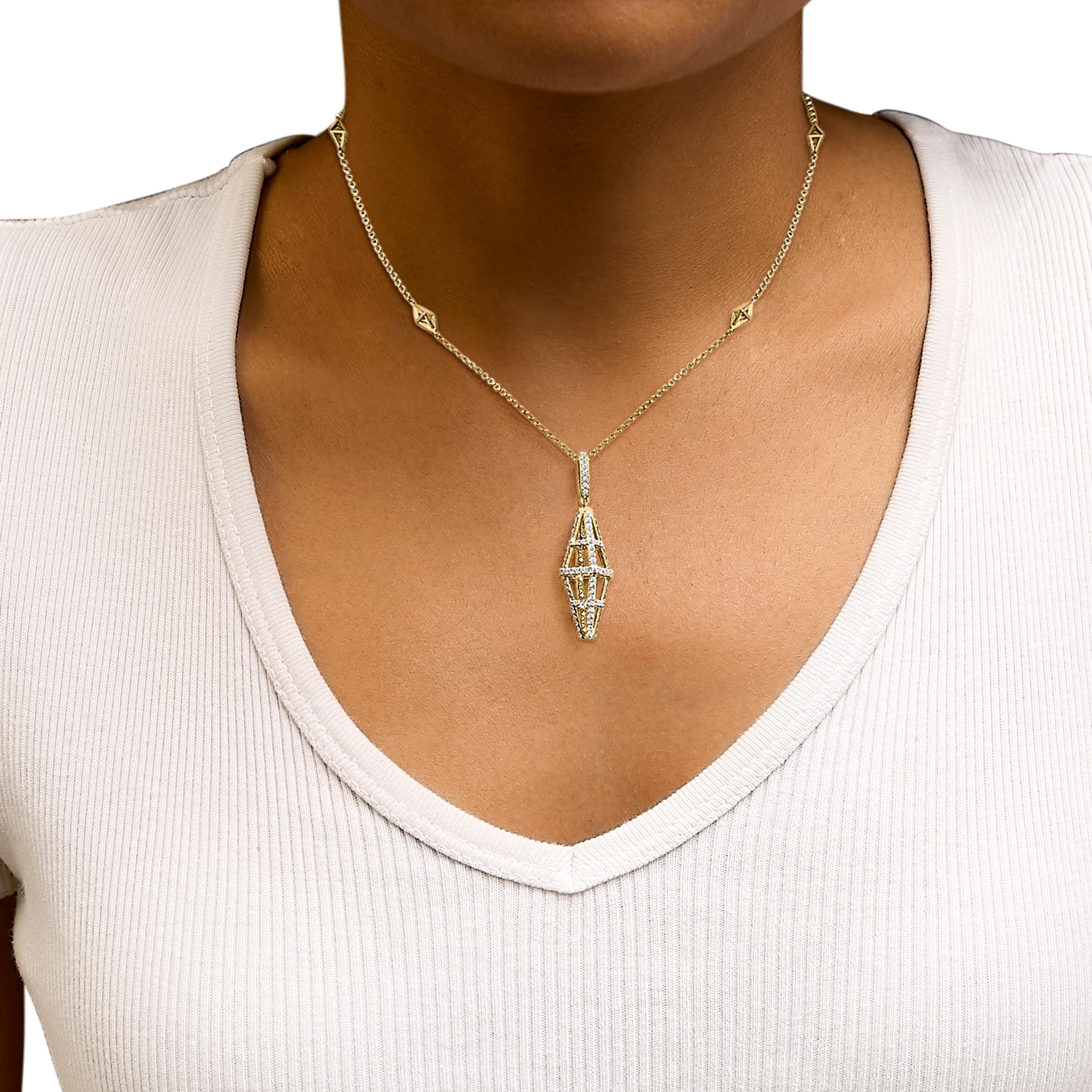 Collana con ciondolo a piramide geometrica in oro giallo 14K con diamanti da 1,0 carati In condizioni Nuovo in vendita a New York, NY