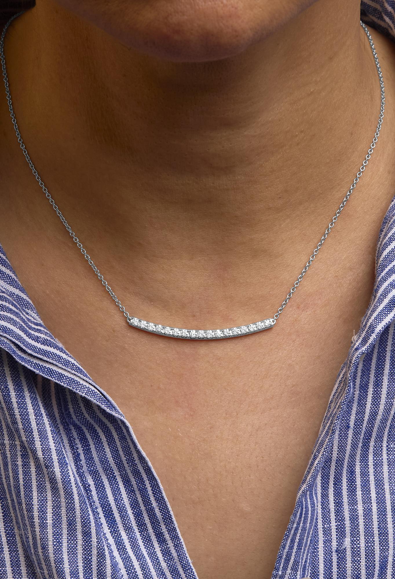 Taille ronde Collier pendentif de 18 pouces en or jaune 14 carats avec diamants de 1,00 carat au total