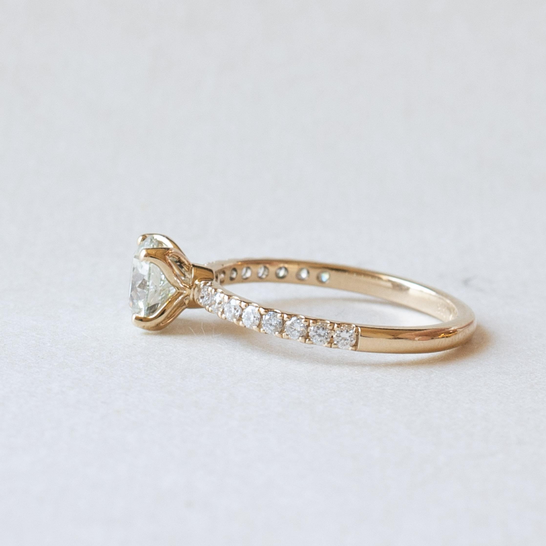 Donna Anello di fidanzamento in oro giallo 14K con diamante da 1,02 carati in vendita