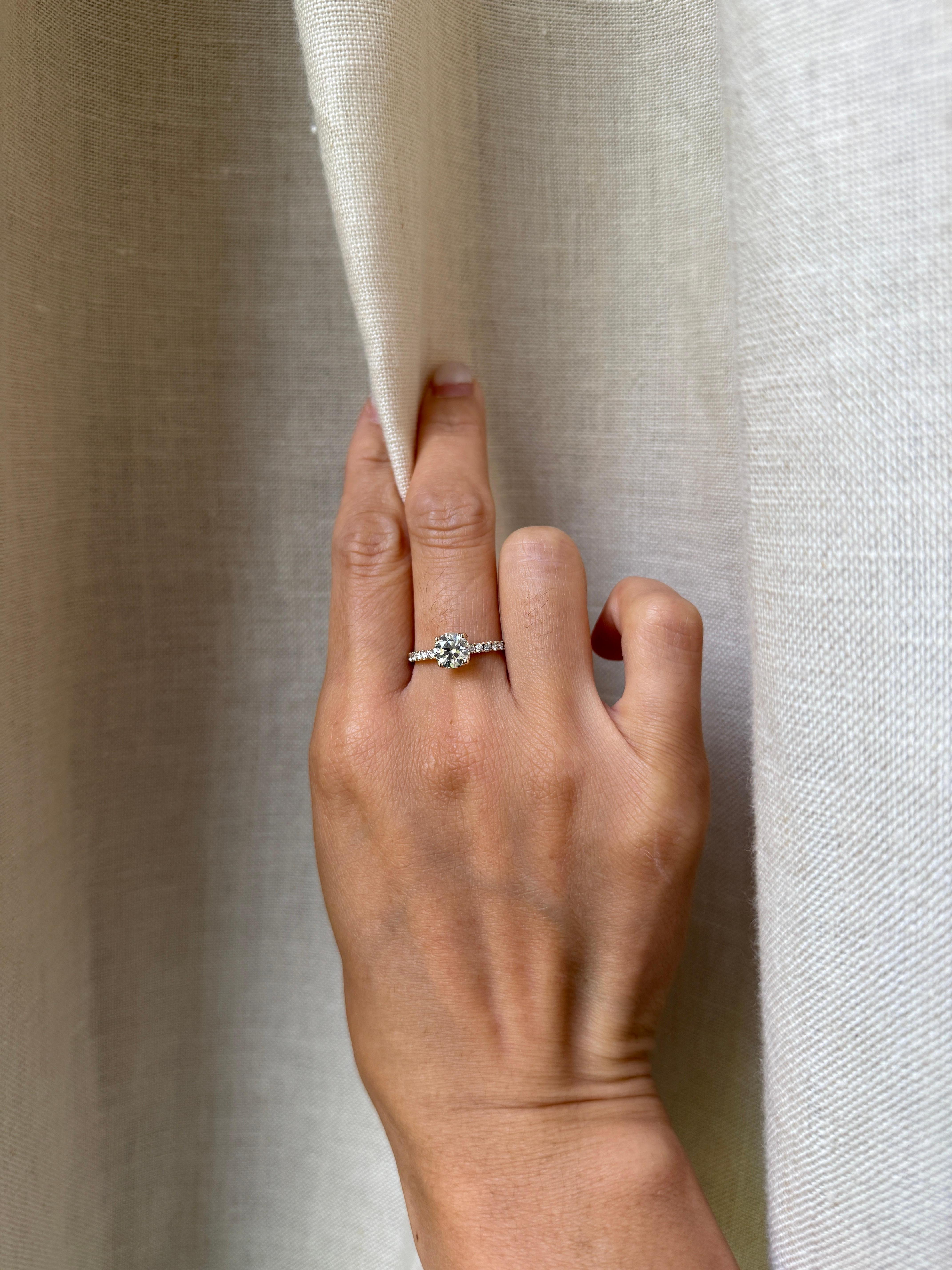Anello di fidanzamento in oro giallo 14K con diamante da 1,02 carati in vendita 2