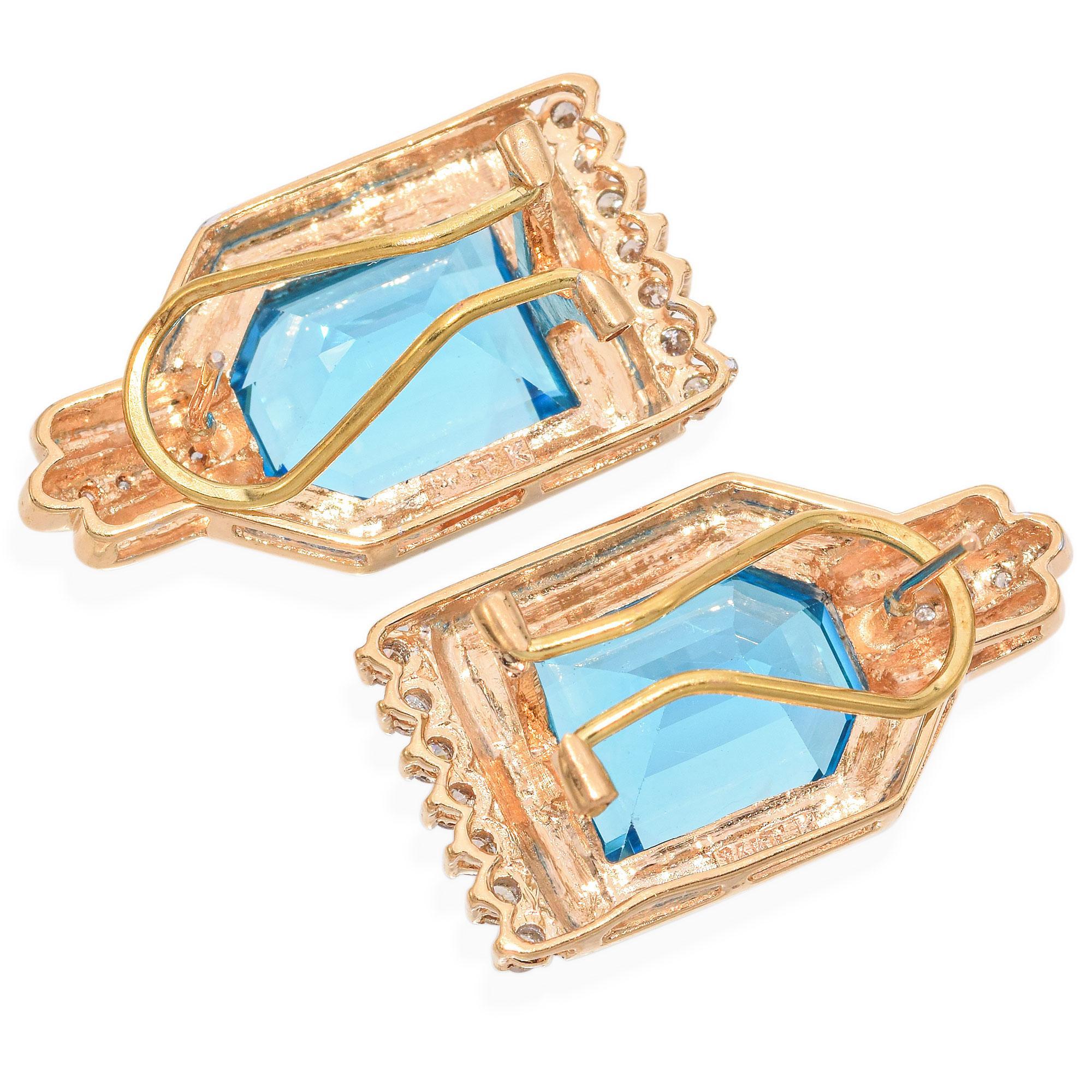 Pendientes de oro amarillo de 14 quilates de 10,46 TCW de topacio y diamantes con fondo omega en Bueno Estado en New York, NY