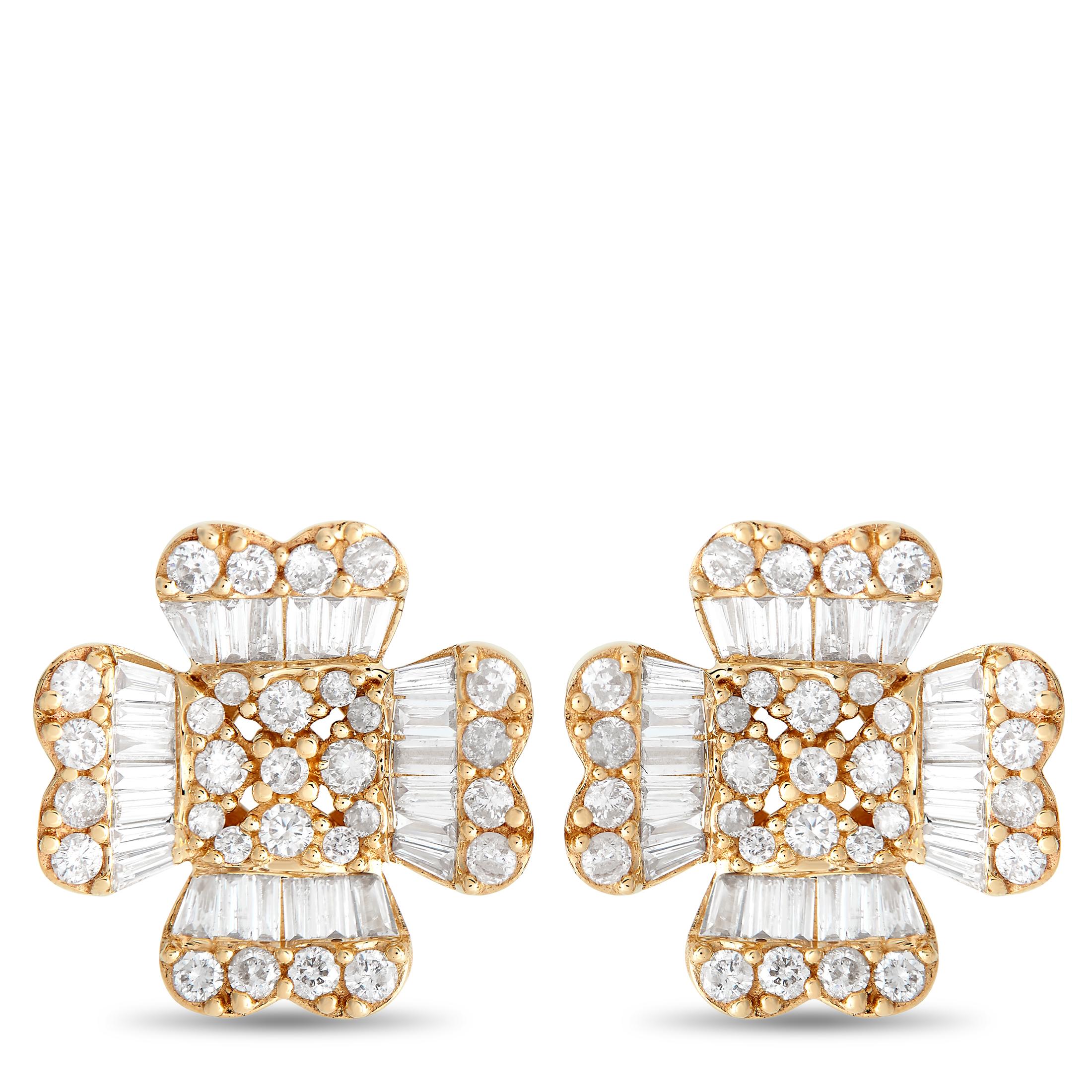 14K Yellow Gold 1.0ct Diamond Round and Baguette Flower Earrings In New Condition In Southampton, PA