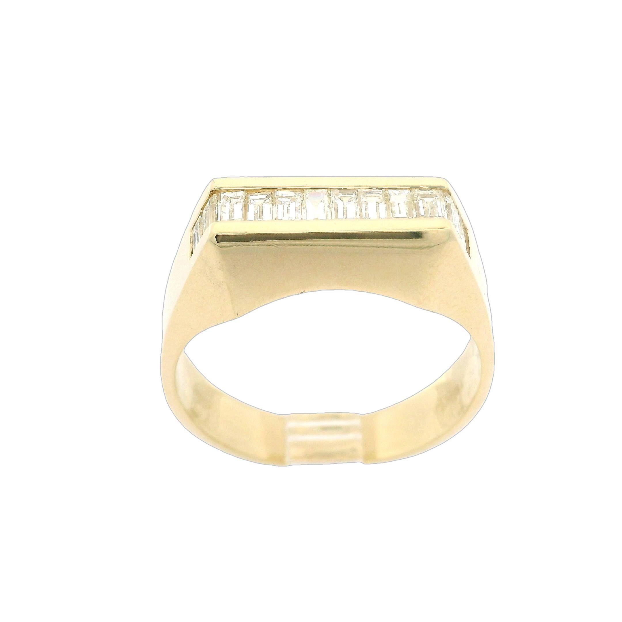 Women's or Men's 14k Yellow Gold 1.0ctw Diamond Very Nice Baguette Cut Squared Band Ring For Sale