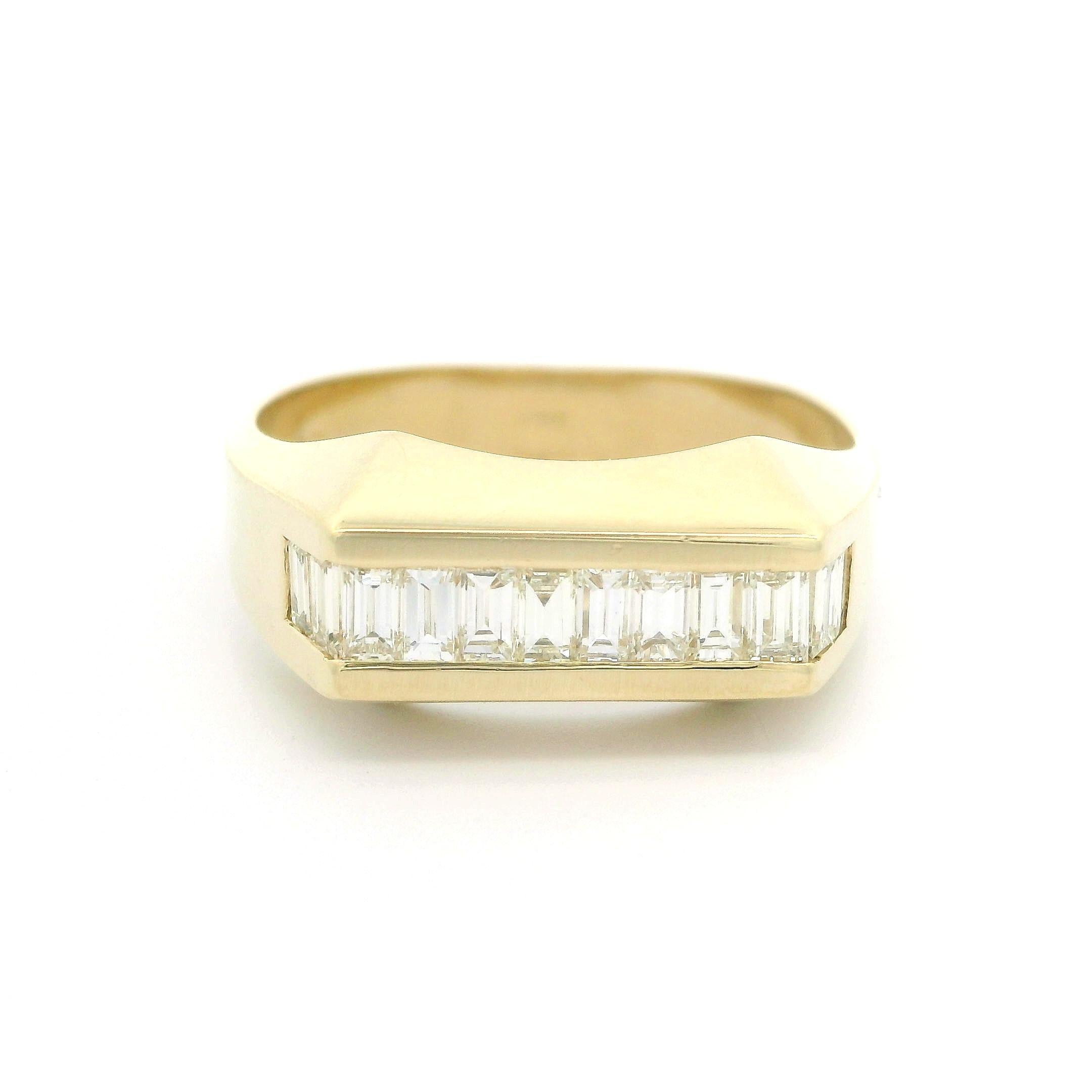14k Yellow Gold 1.0ctw Diamond Very Nice Baguette Cut Squared Band Ring For Sale 4