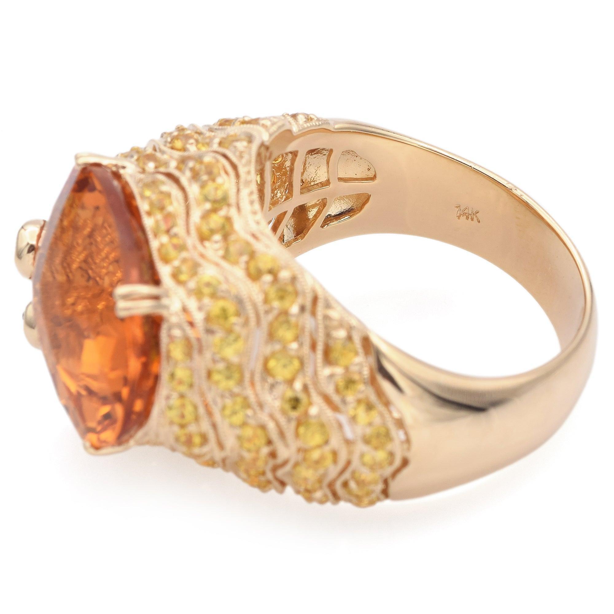 Bague ovale en or jaune 14 carats citrine, topaze, grenat et diamant en vente 1